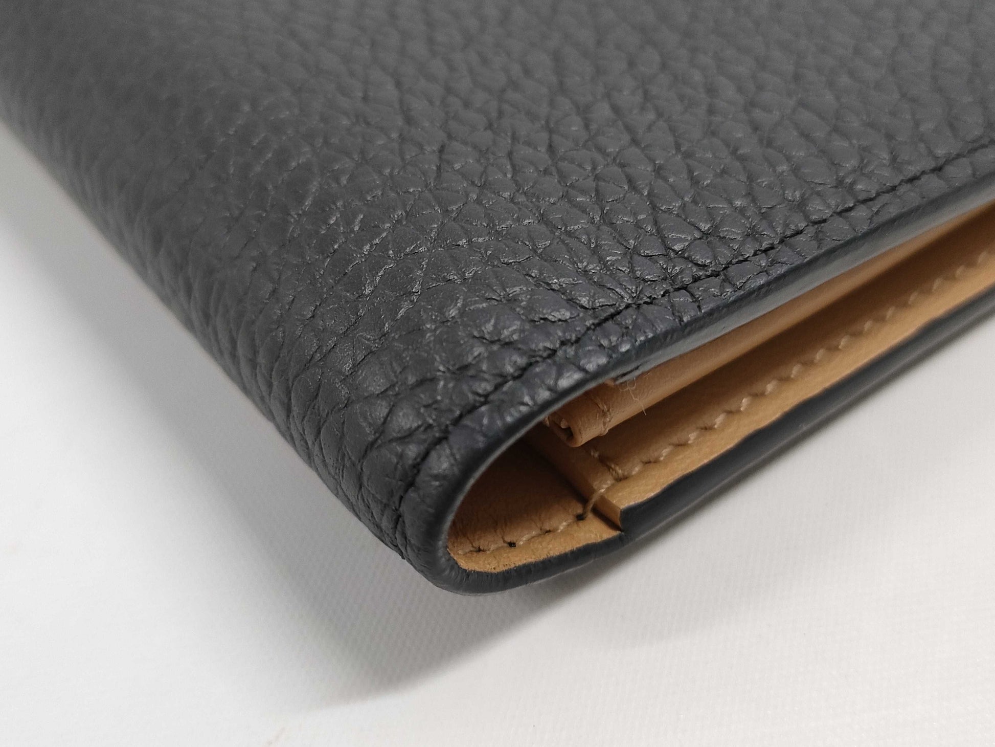 LOUIS VUITTON LV Vertical Compact Wallet M81330 Noir, RFID Compatible, Box and Dust Bag Included