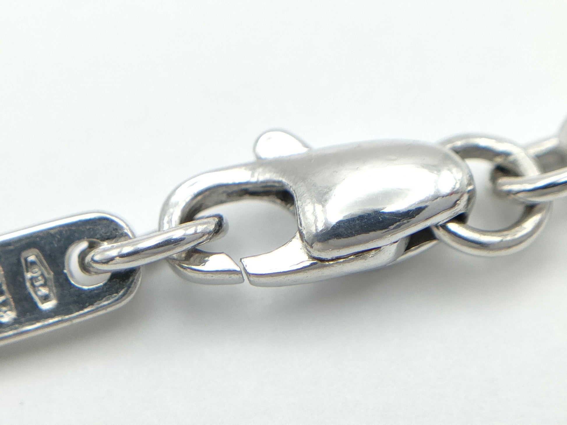 Cartier Figaro 750 11.1g Bracelet Bangle