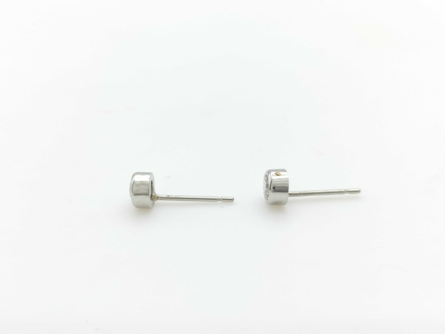 D0.15ct D0.15ct PT900 1.2g Earrings