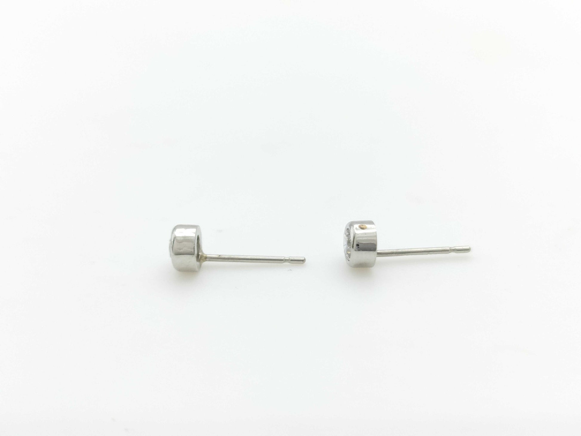 D0.15ct D0.15ct PT900 1.2g Earrings