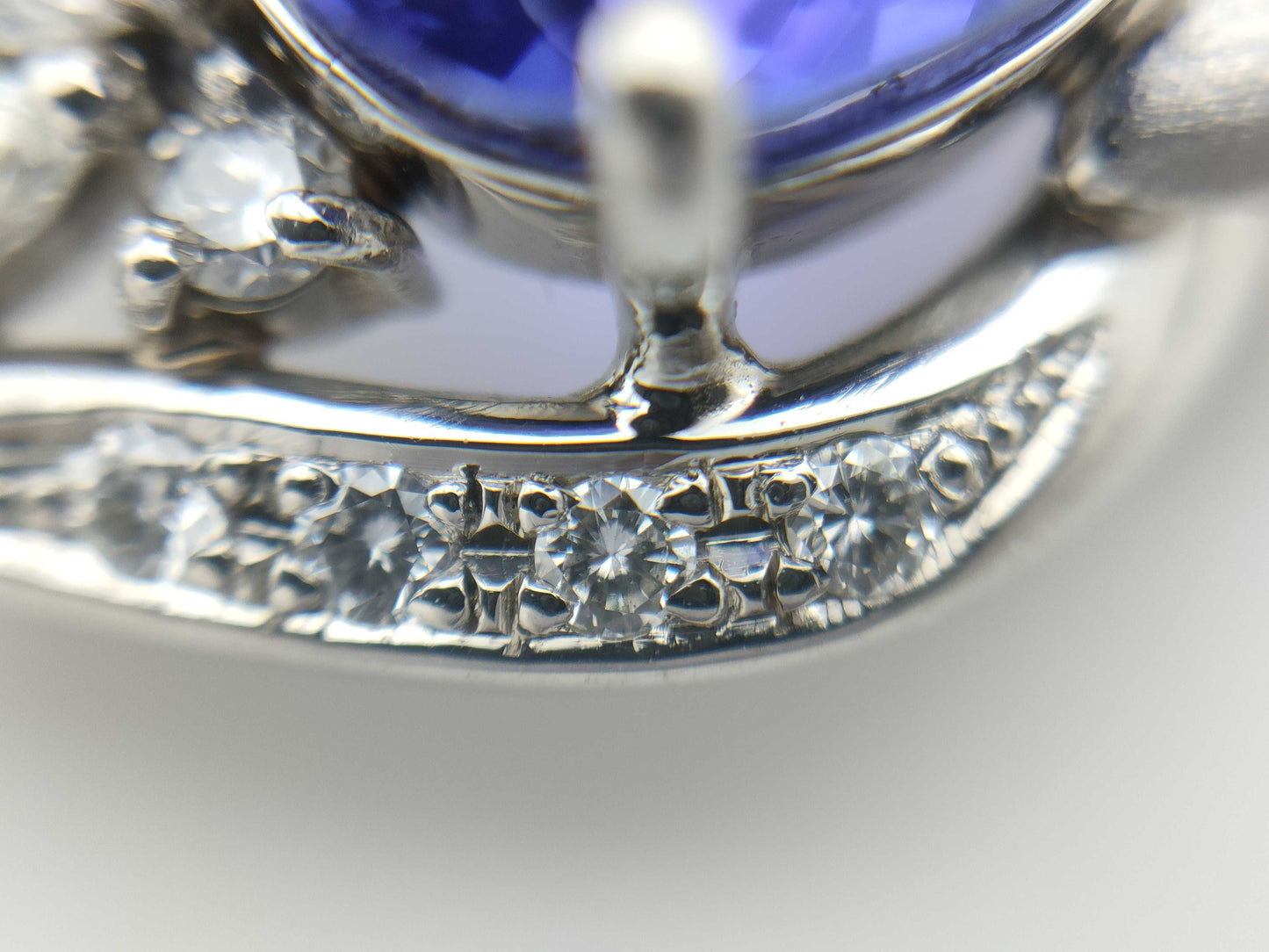 TZ4.94ct D0.91ct D0.04ct PT900 8.4g Pendant Top