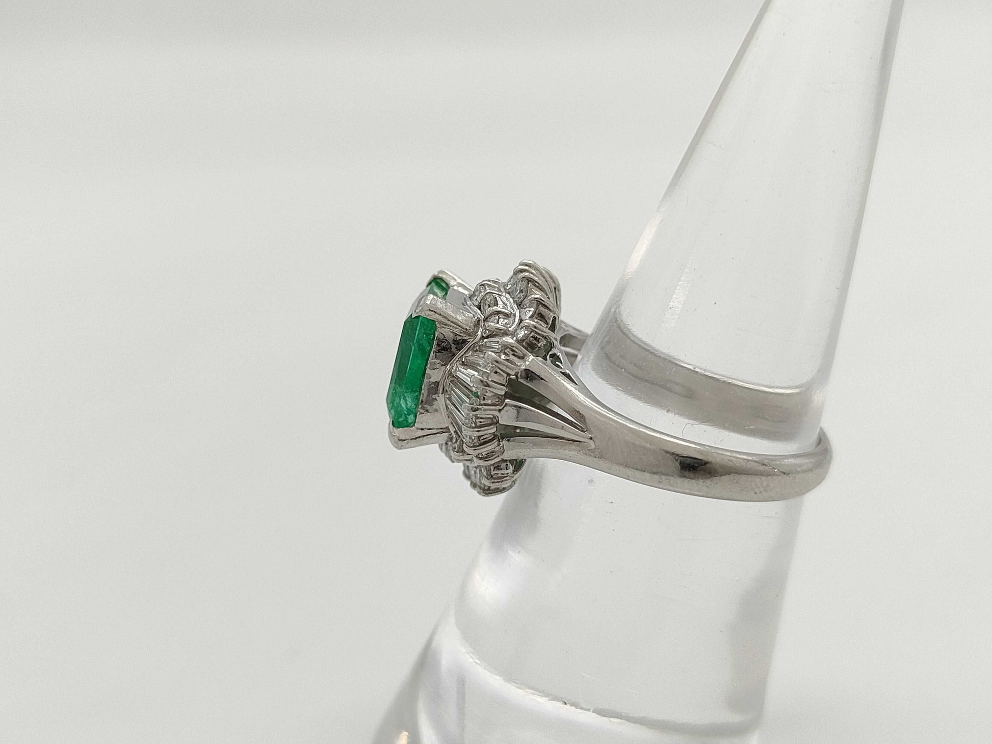 E2.60ct D0.80ct PT900 7.5g Ring
