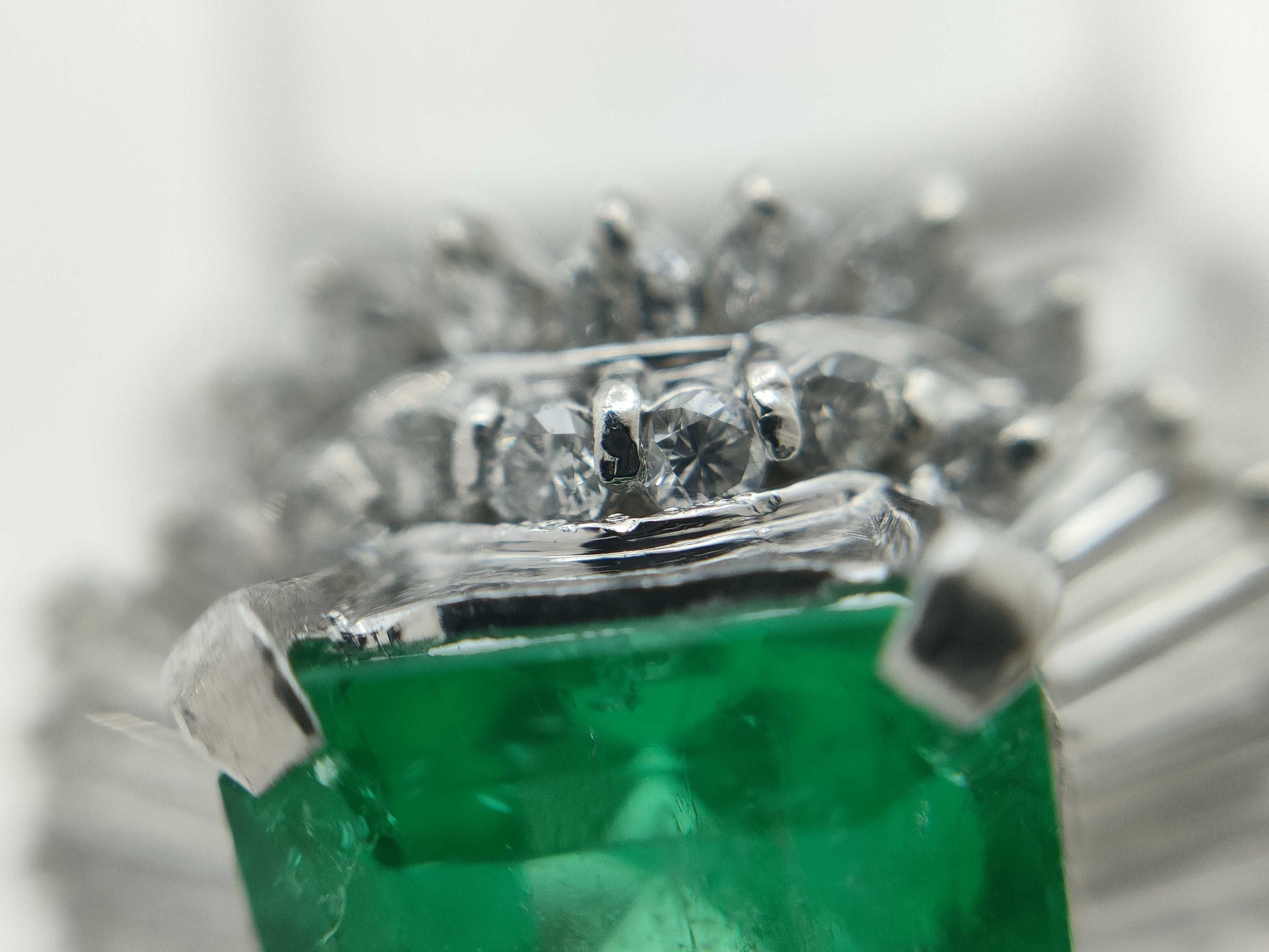 E2.60ct D0.80ct PT900 7.5g Ring