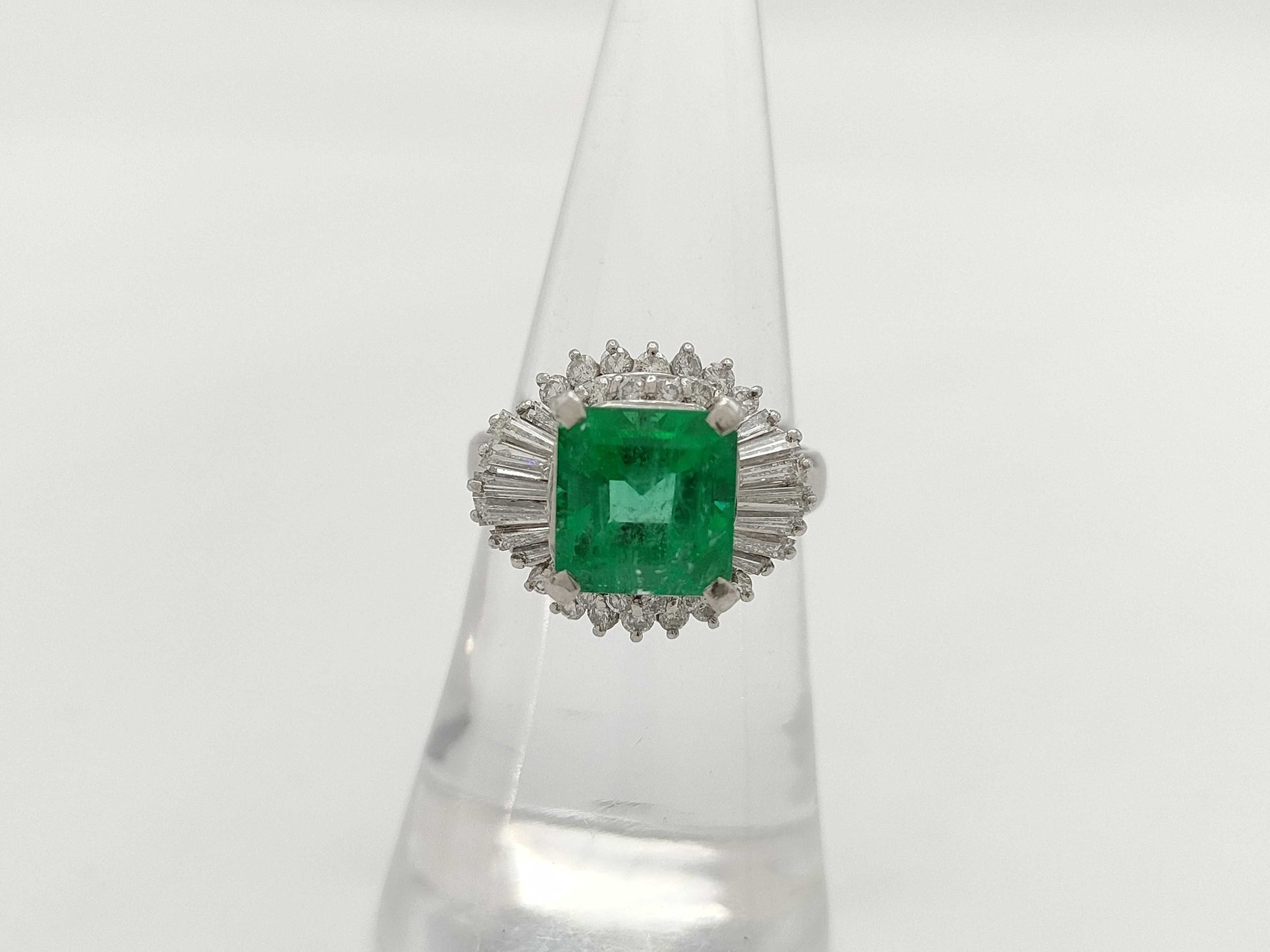 E2.60ct D0.80ct PT900 7.5g Ring