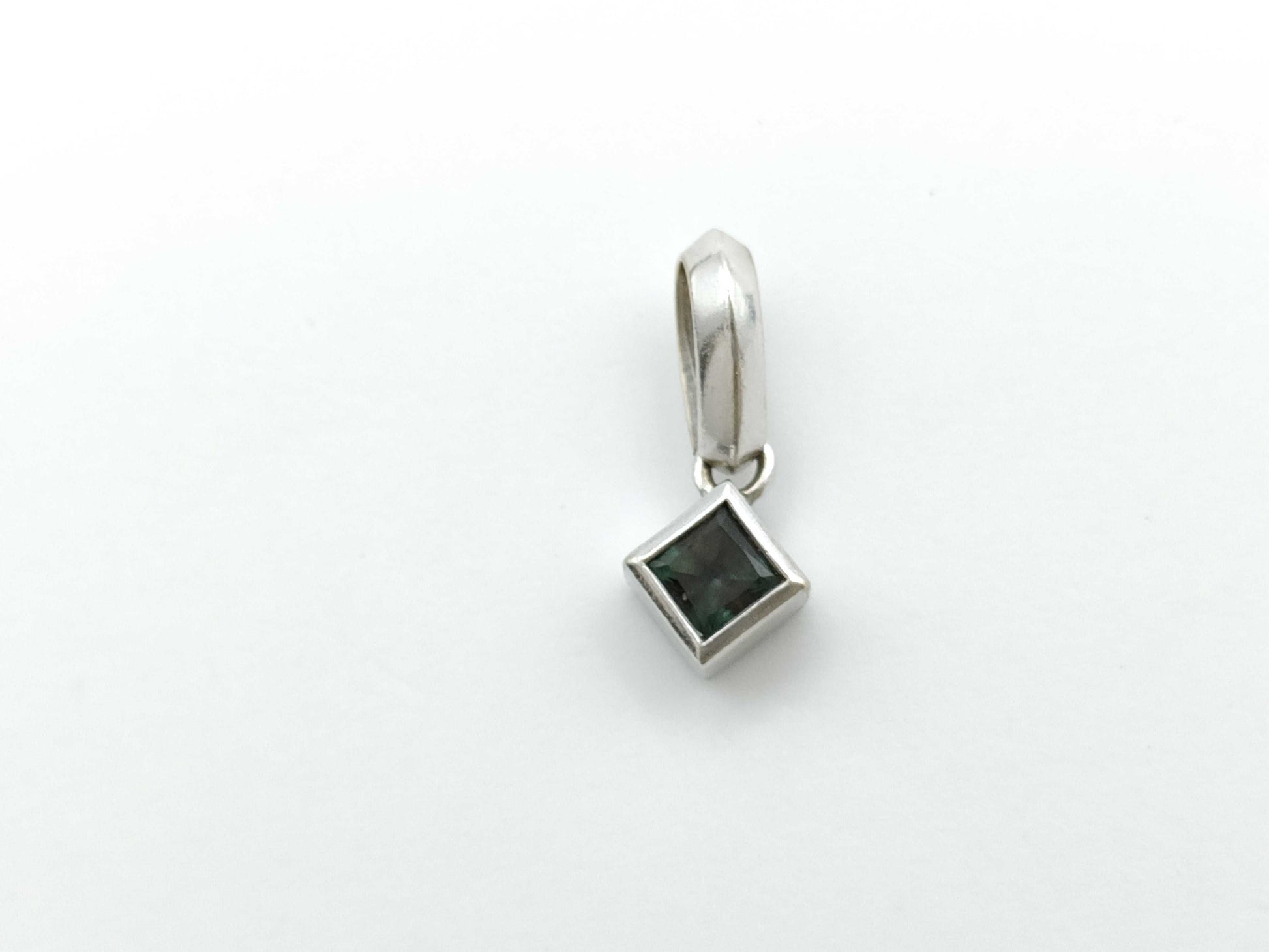 AX0.41ct K18WG 1.6g Pendant Top