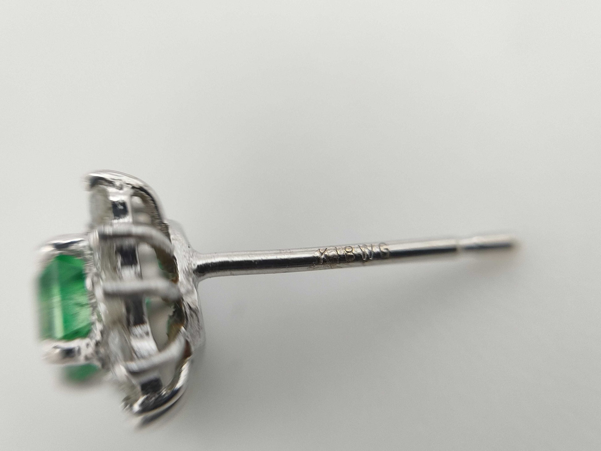 E0.25ct E0.20ct D0.16ct D0.16ct K18WG 1.1g Earrings