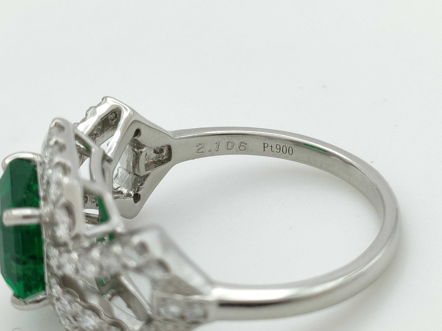 E2.106ct D0.78ct PT900 7.1g Ring
