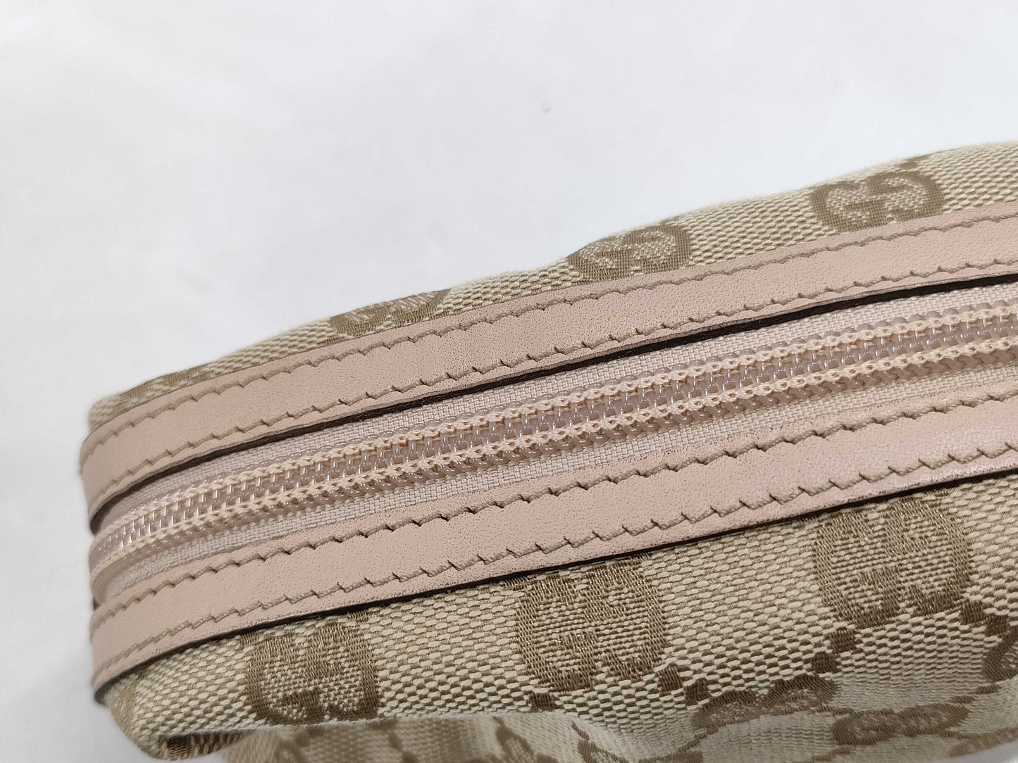 GUCCI GG Canvas Pouch