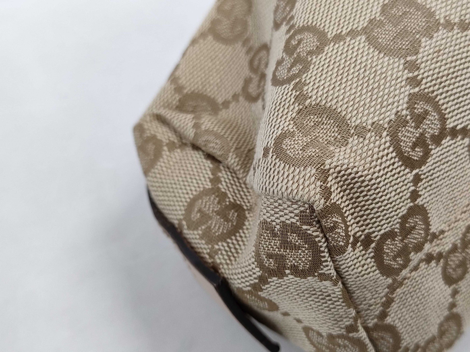 GUCCI GG Canvas Pouch