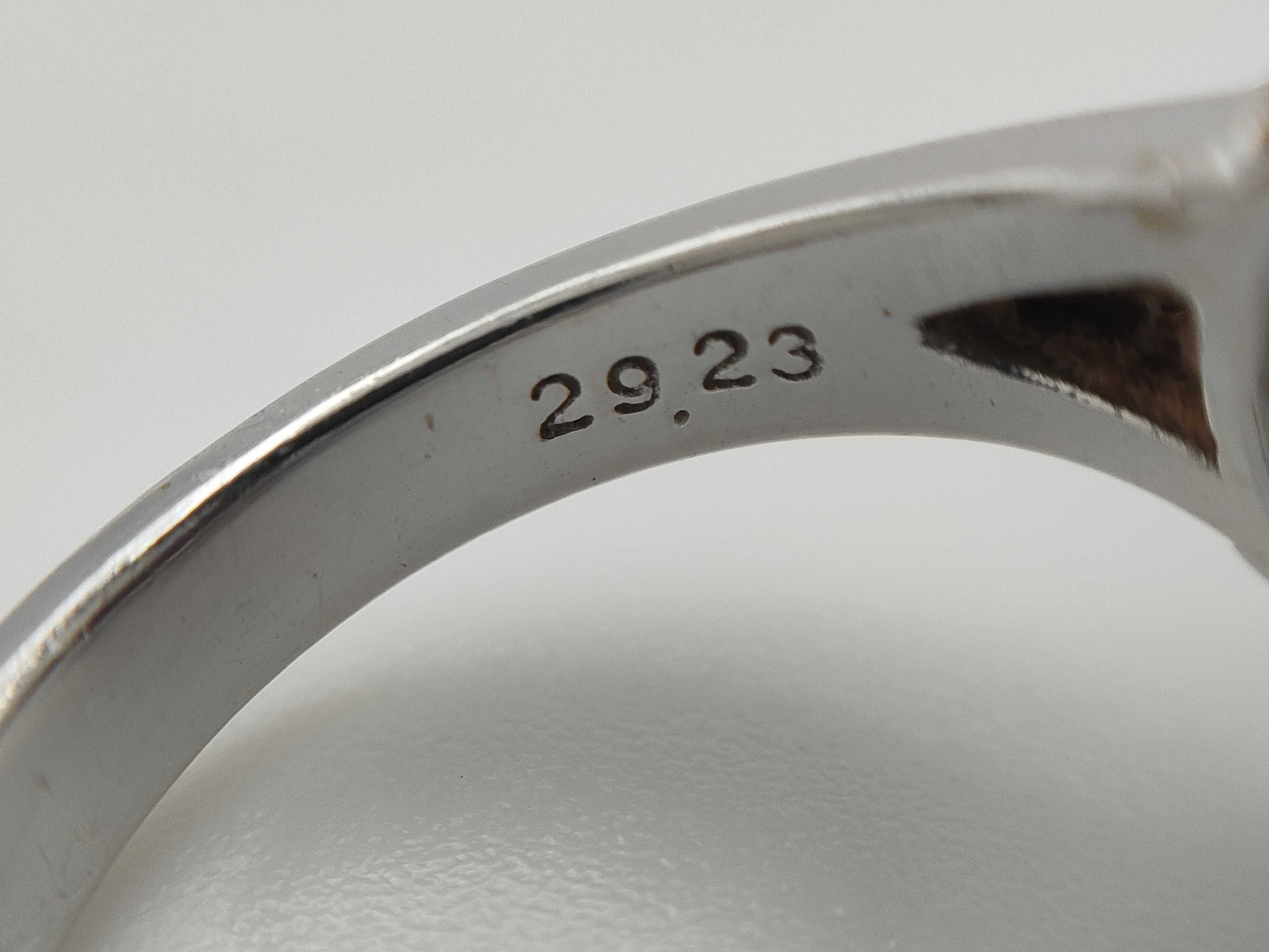 AM29.23ct PT900 16.9g Ring