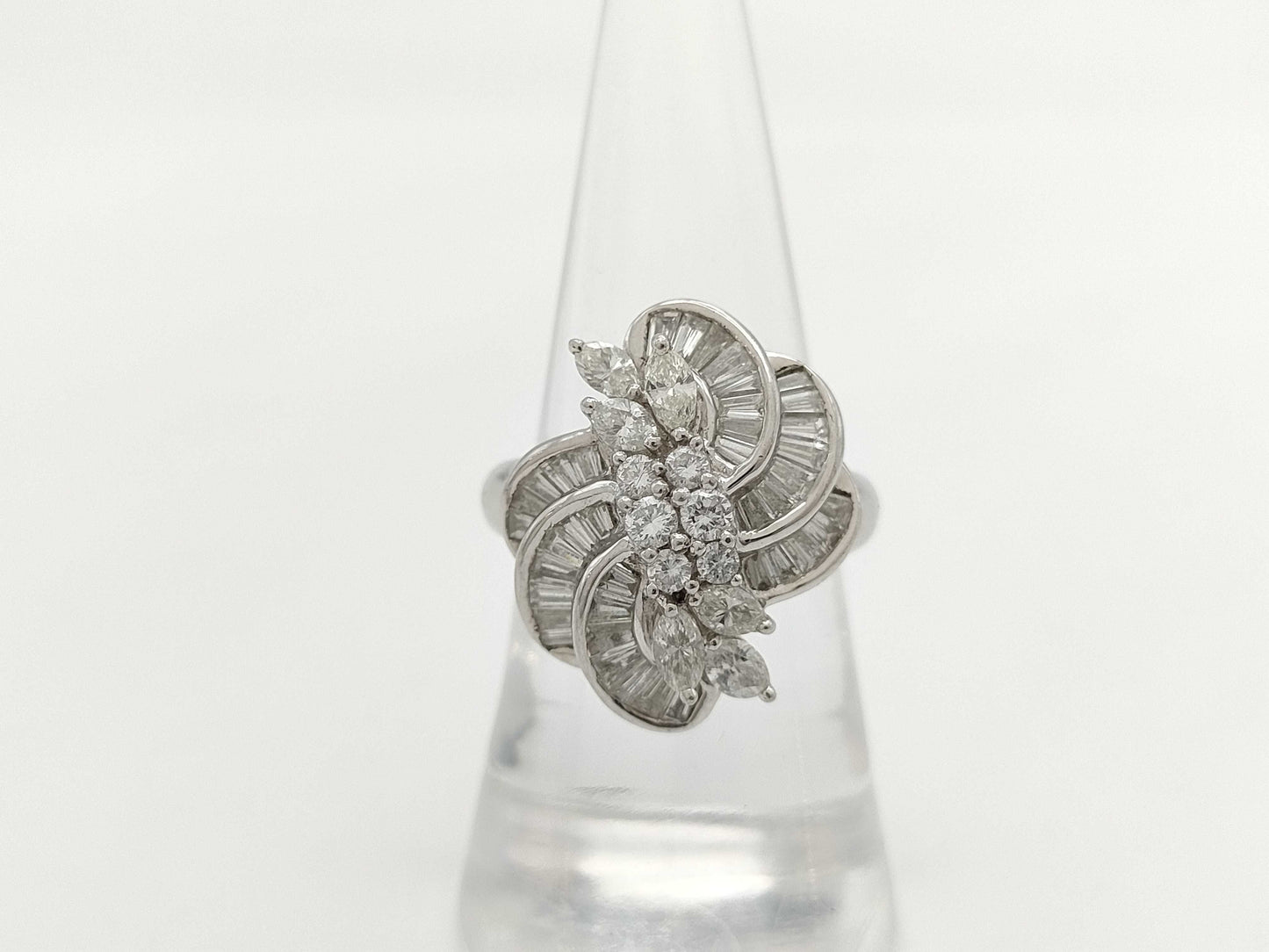 Diamond PT900 11.1g Ring