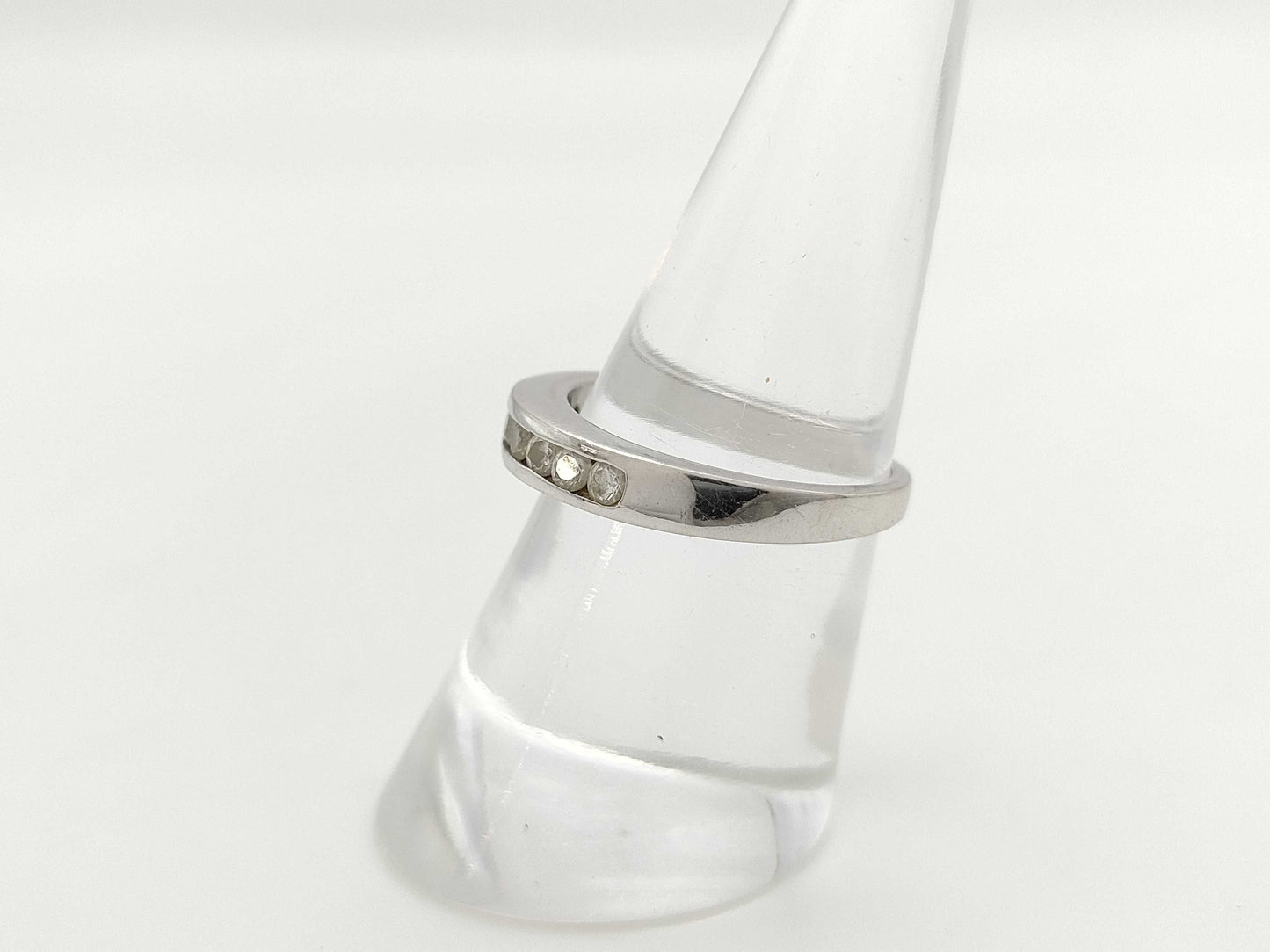 Transparent Stone 750 4.1g Ring
