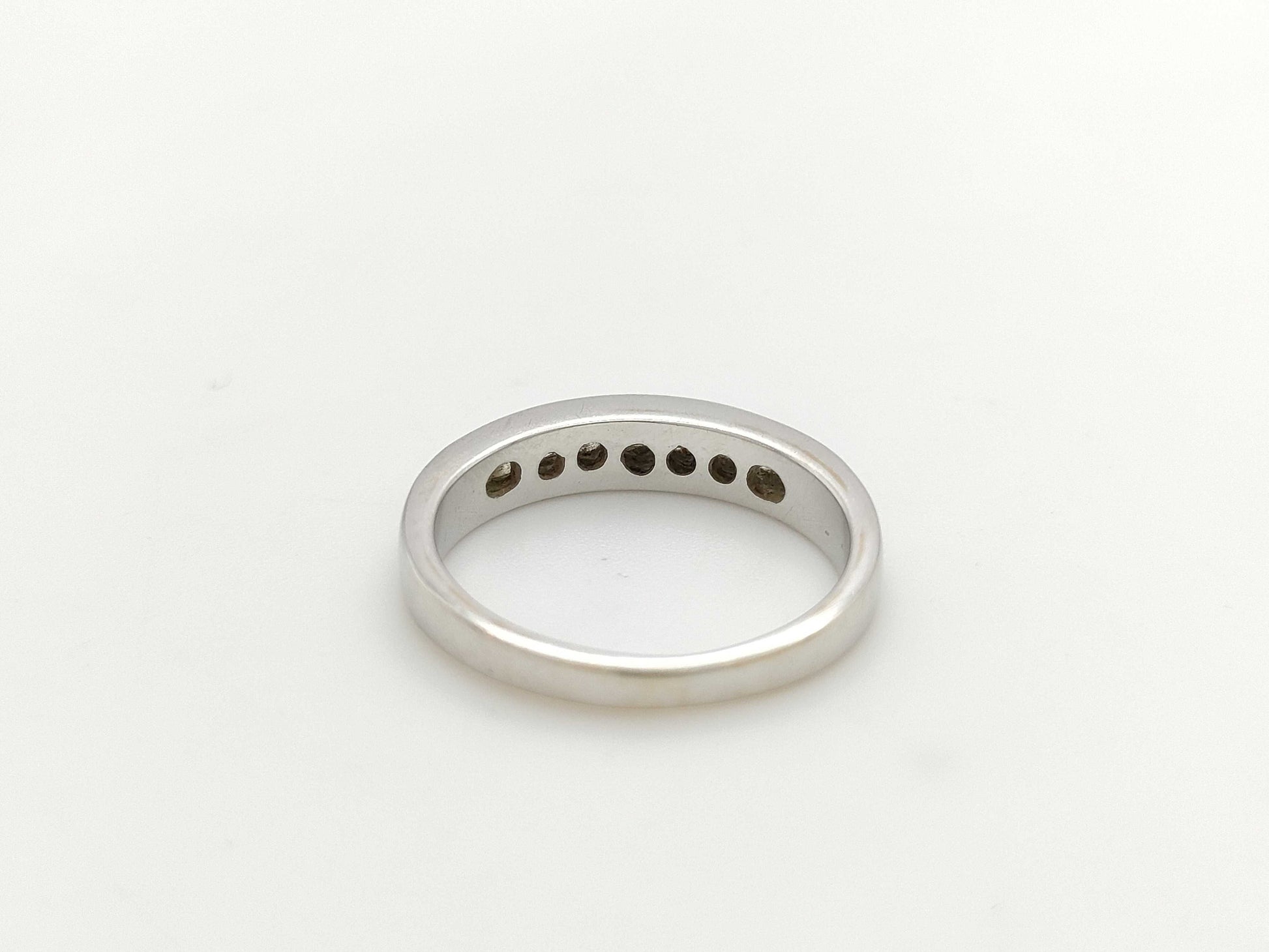 Transparent Stone 750 4.1g Ring