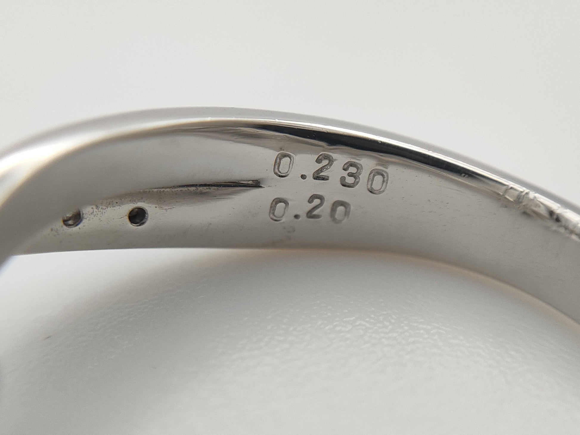 D0.230ct FD0.20ct PT900 8.6g Ring