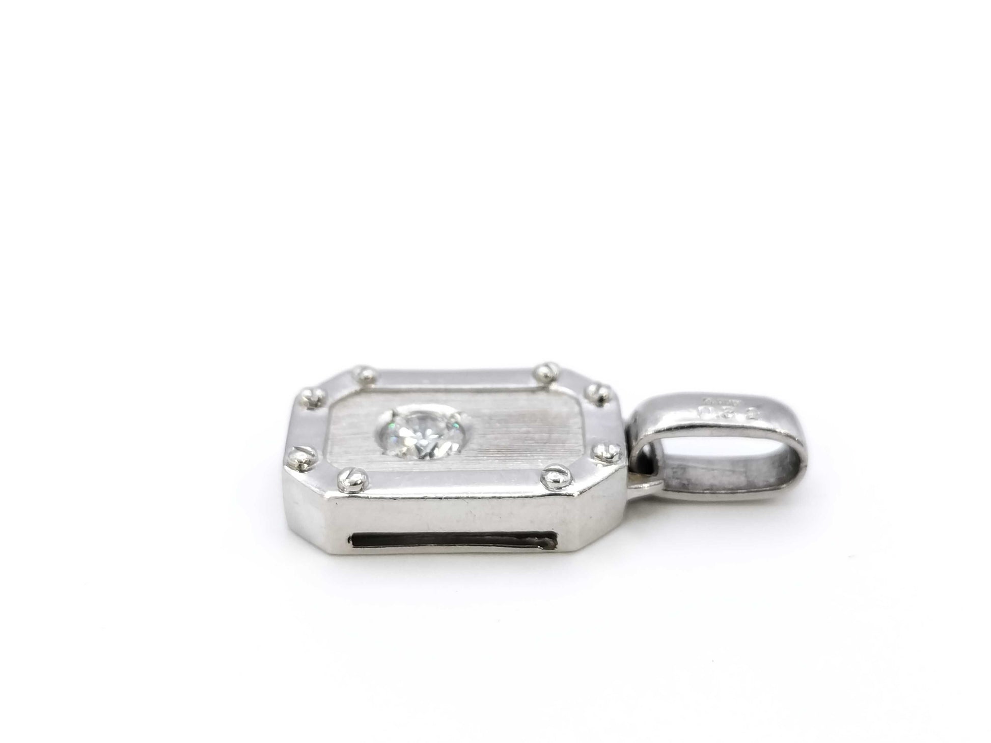 D0.32ct PT900 8.7g Pendant Top
