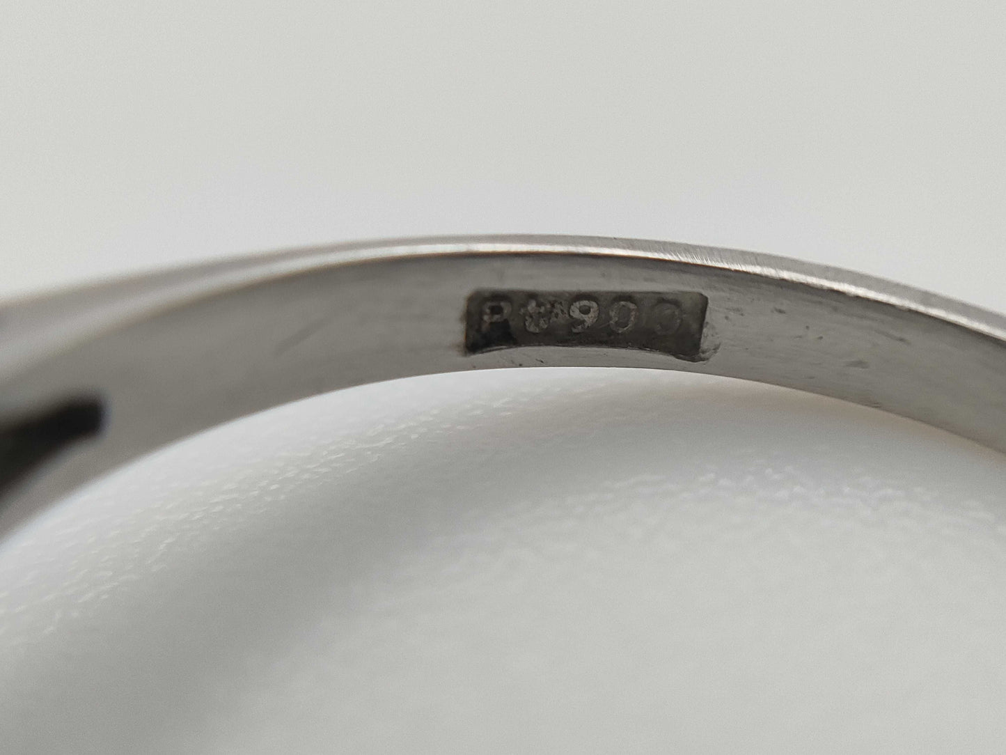S0.97ct Diamond PT900 4.5g Ring