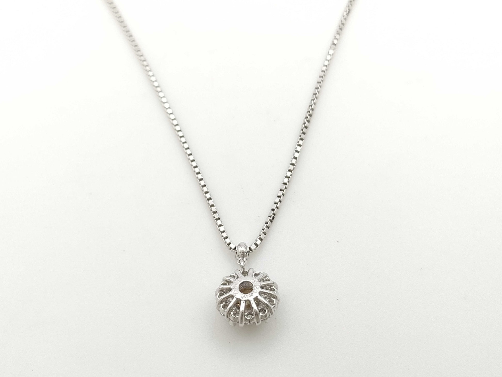 D1.18ct FD0.43ct PT900/850 9.0g Necklace