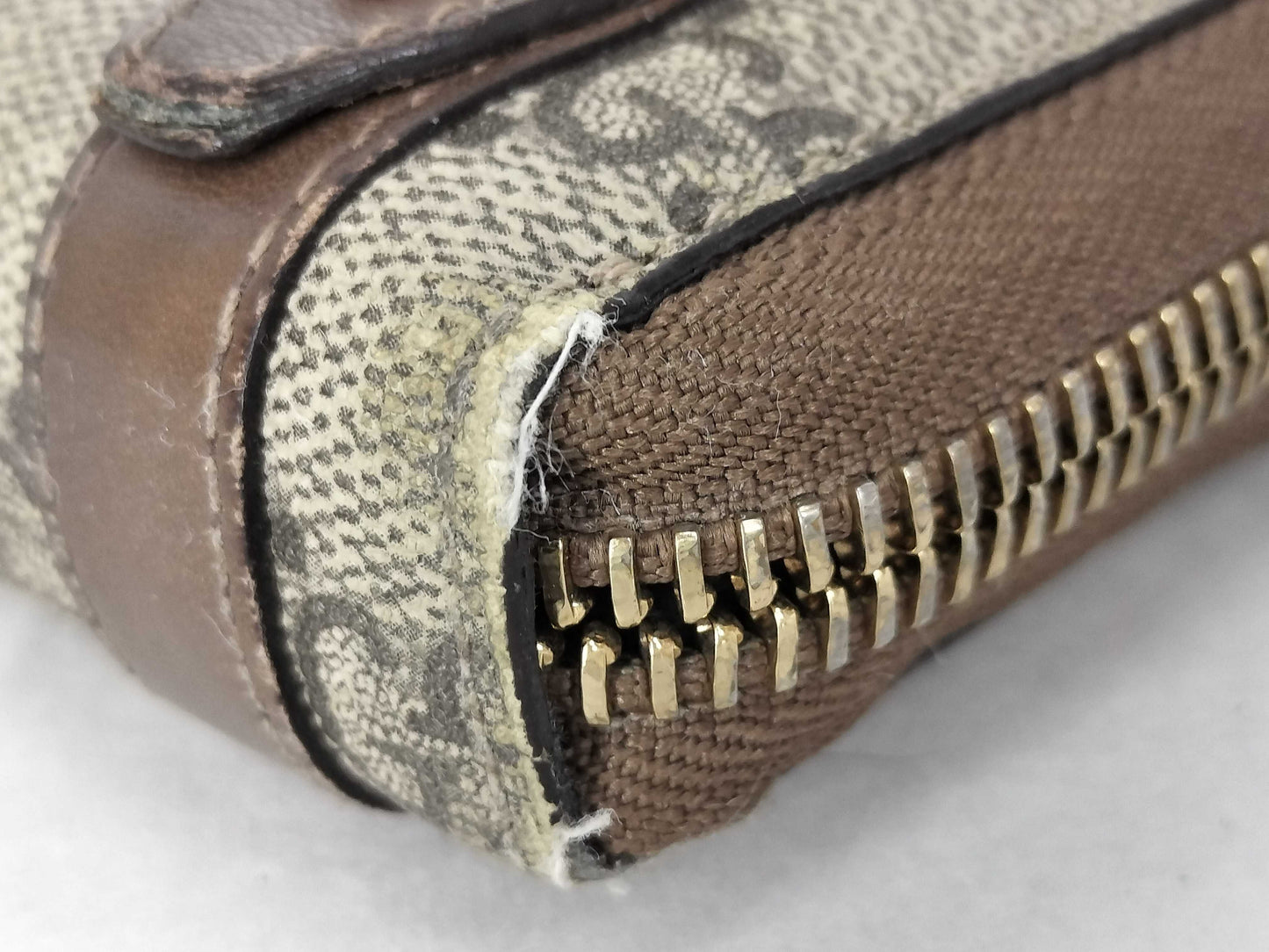 GUCCI GG Supreme Gucci GG long wallet zipper broken wallet