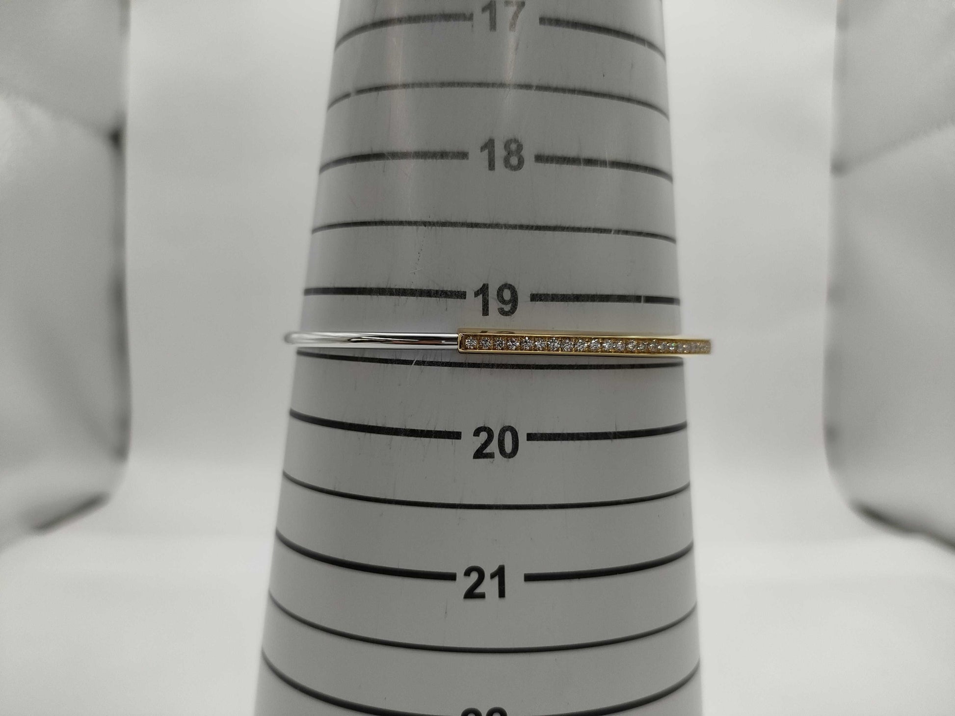 Tiffany & Co. Lock d1.28ct YG/WG Au750 18.9g Bracelet Bangle