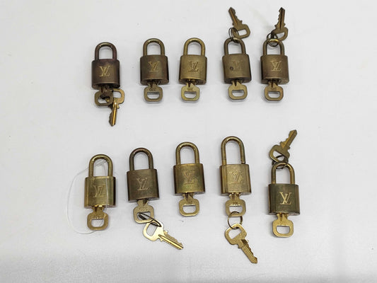 LOUIS VUITTON Louis Vuitton Key and Cadena Set x 10 Other Accessories