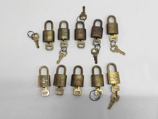 LOUIS VUITTON Louis Vuitton Key and Cadena Set x 10 Other Accessories