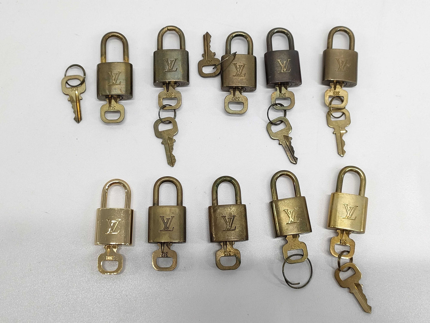 LOUIS VUITTON Louis Vuitton Key and Cadena Set x 10 Other Accessories