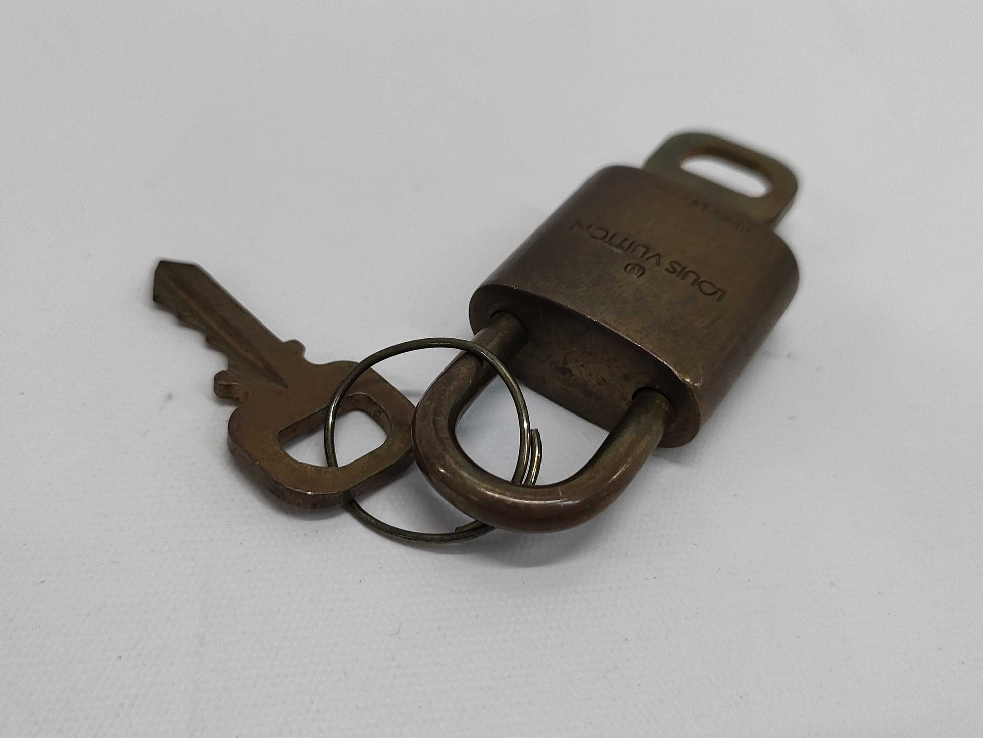 LOUIS VUITTON Louis Vuitton Key and Cadena Set x 10 Other Accessories