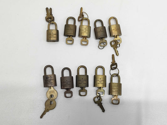 LOUIS VUITTON Louis Vuitton Key and Cadena Set x 10 Other Accessories