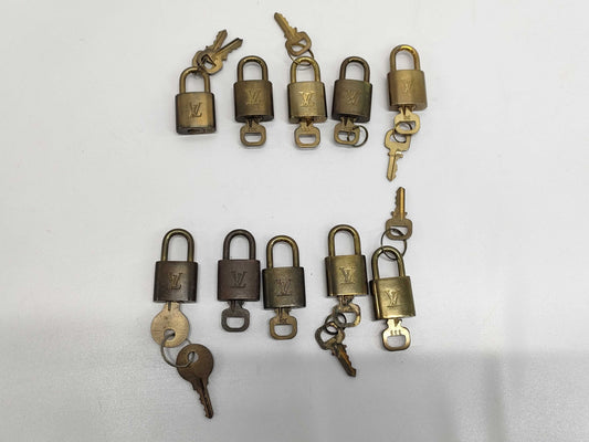 LOUIS VUITTON Louis Vuitton Key and Cadena Set x 10 Other Accessories