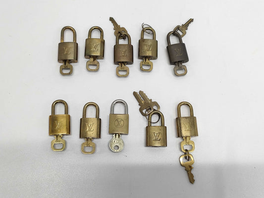 LOUIS VUITTON Louis Vuitton Key and Cadena Set x 10 Other Accessories