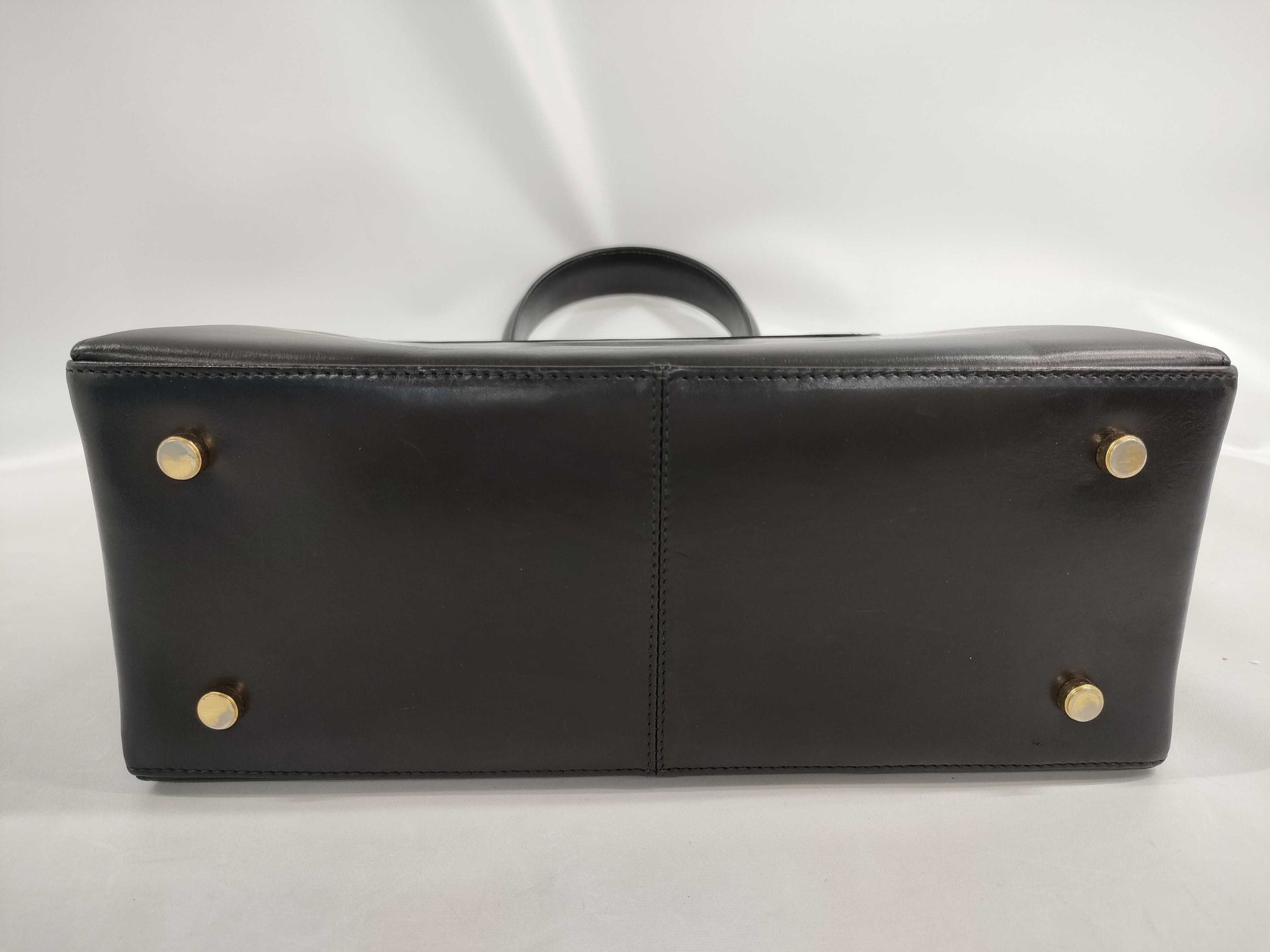 Salvatore Ferragamo Handbag 16-404 Handbag