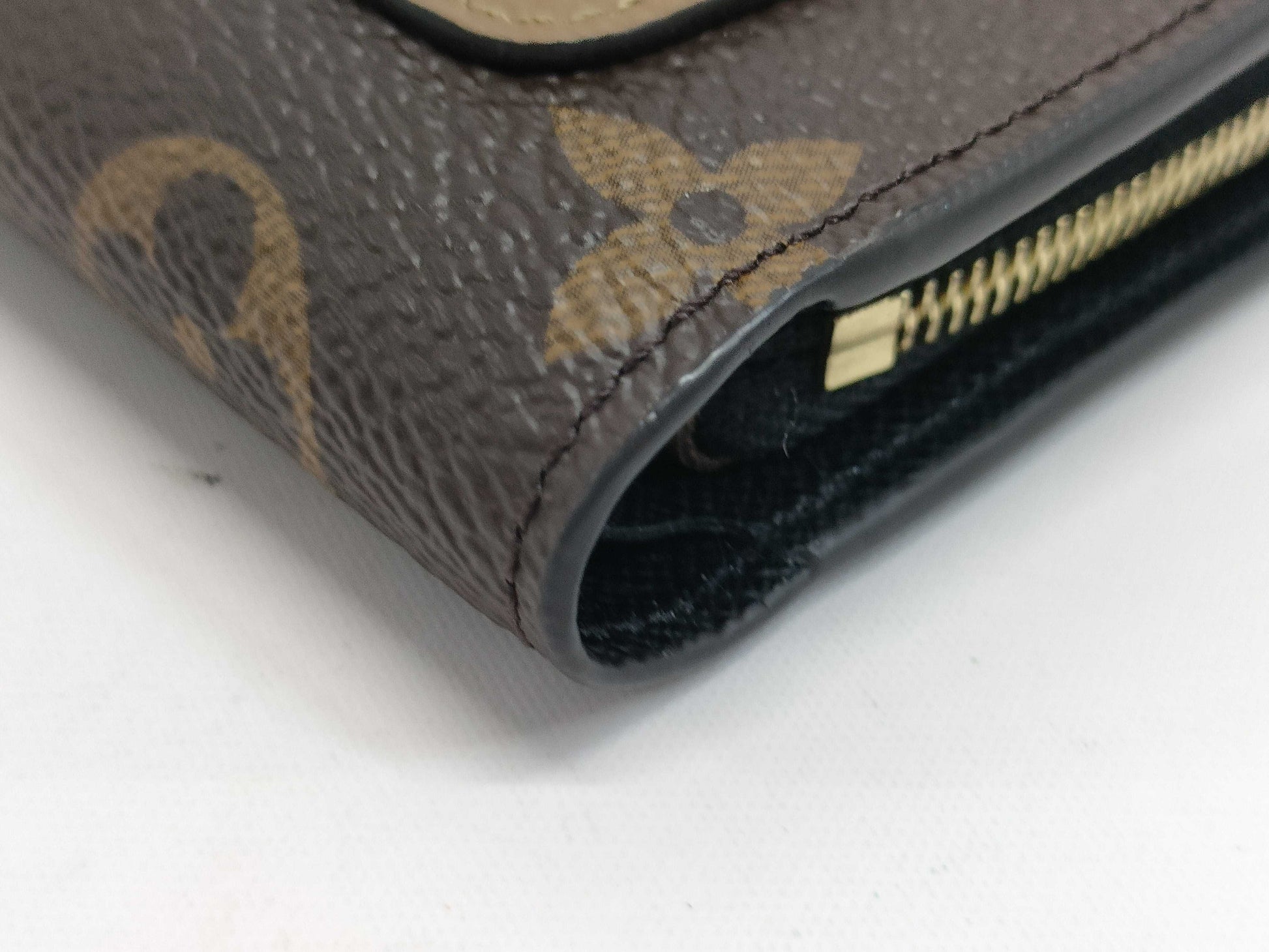 LOUIS VUITTON Giant Monogram Bifold Wallet 16-475 Wallet