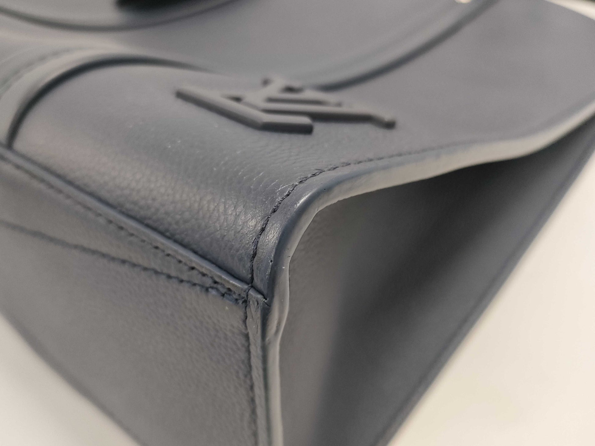 LOUIS VUITTON LV Take Off Aerogram Navy Tote Bag