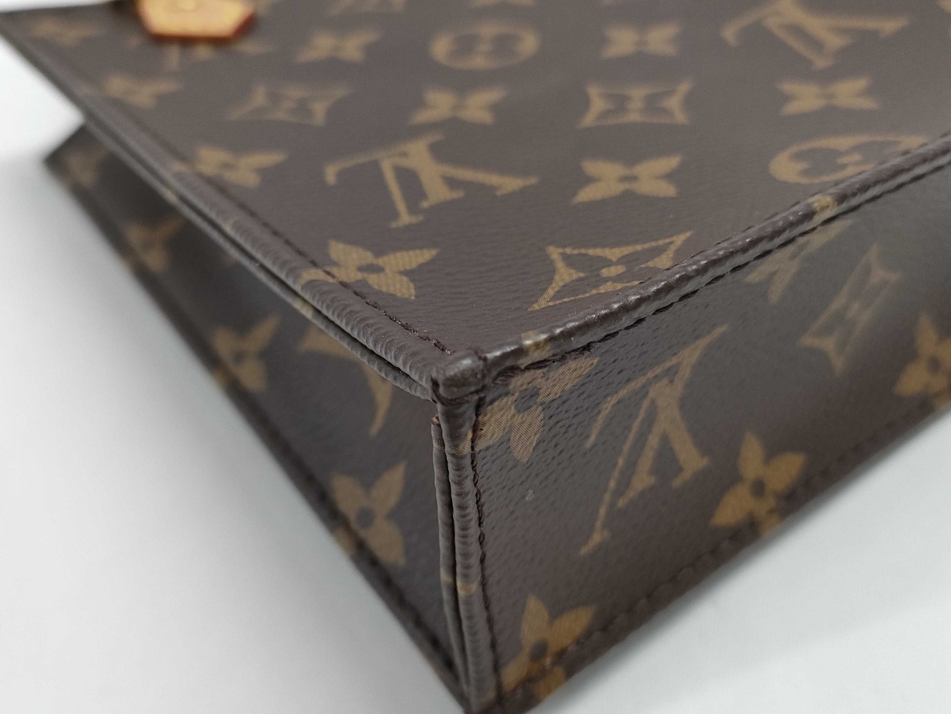 LOUIS VUITTON Petite Sac Plat handbag