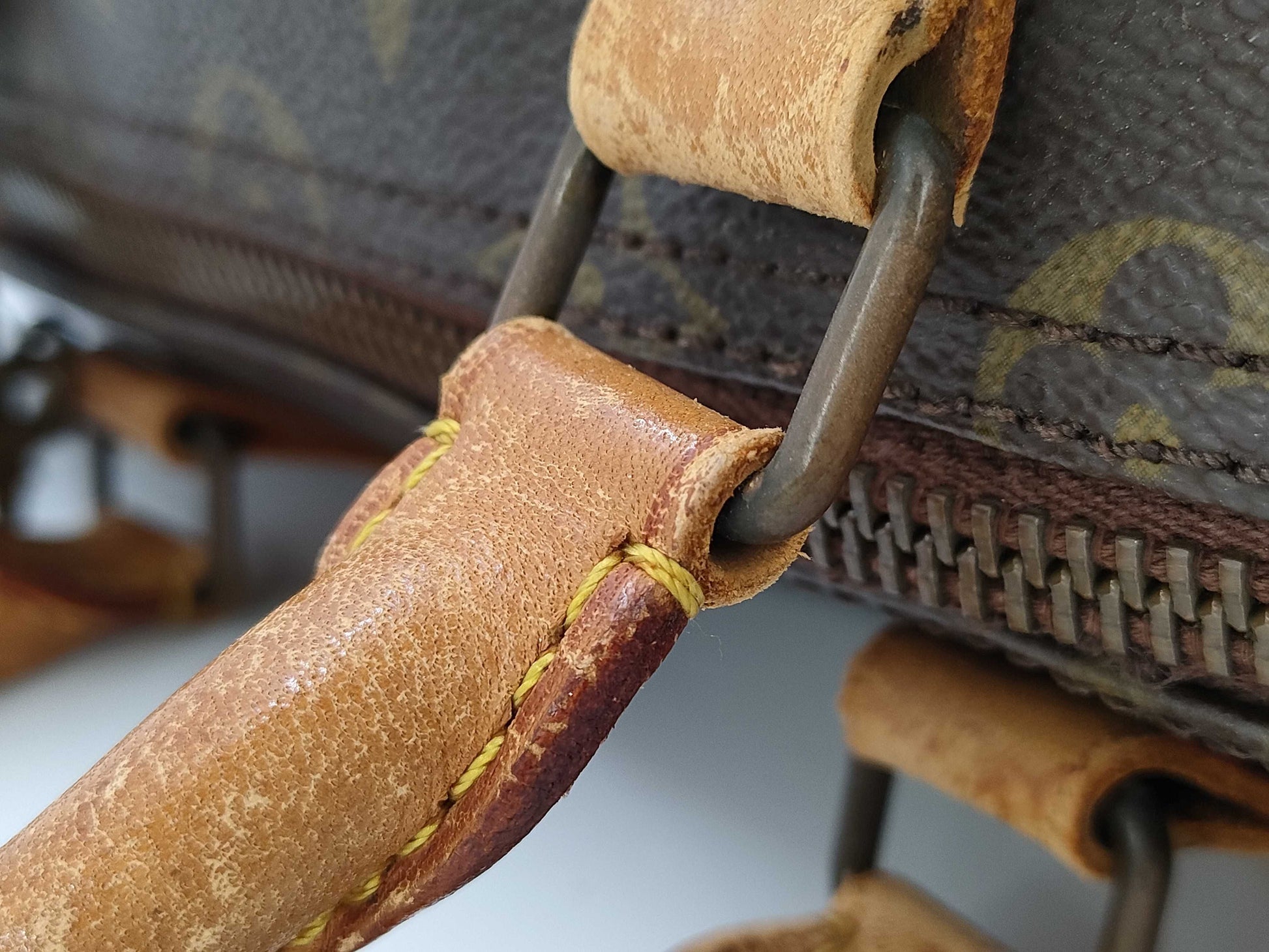 LOUIS VUITTON Louis Vuitton Monogram Speedy 30 Handbag