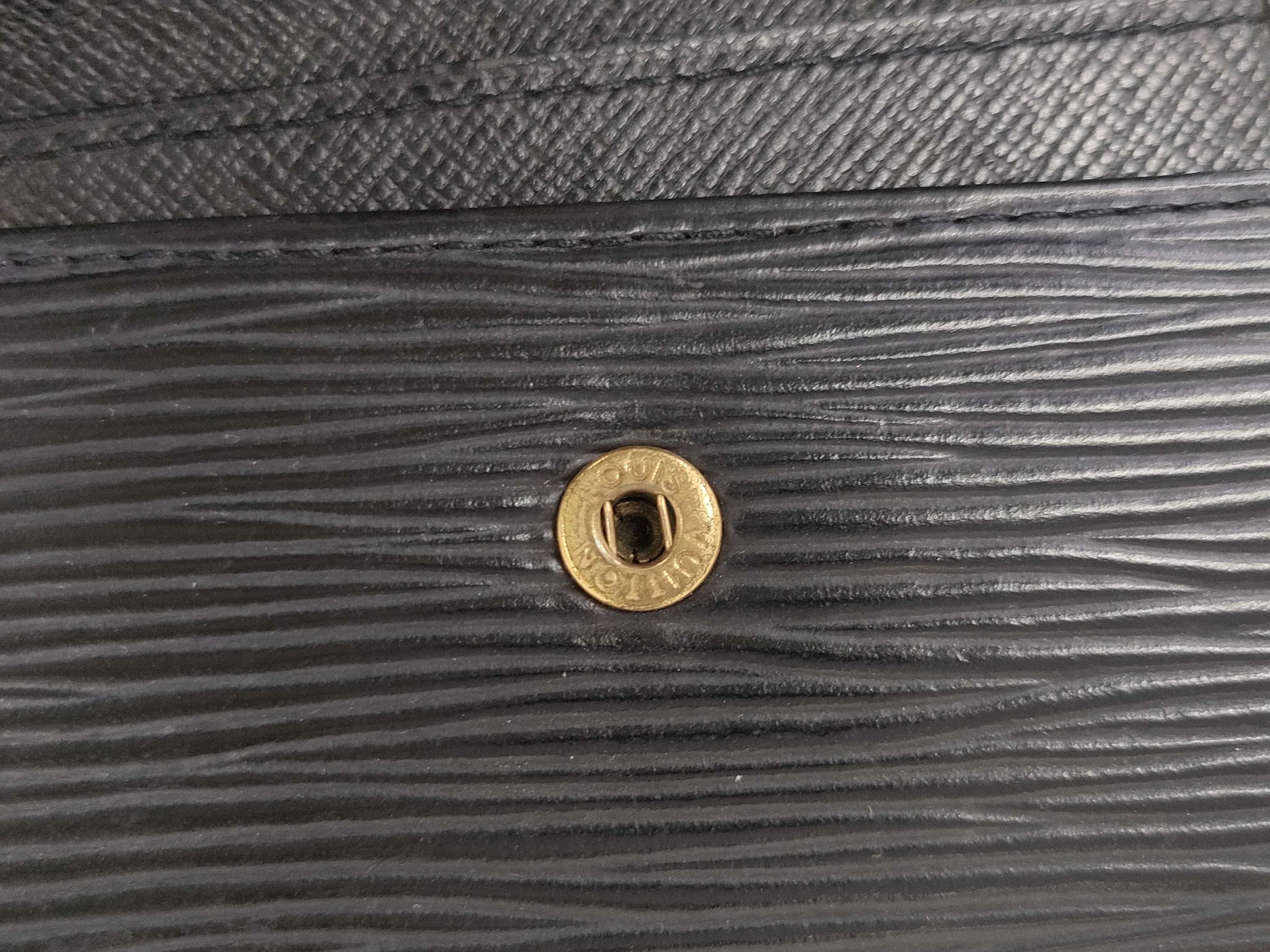 LOUIS VUITTON Epi Murticle 6 Noir M63812/CA0949 Key Case / Key Chain