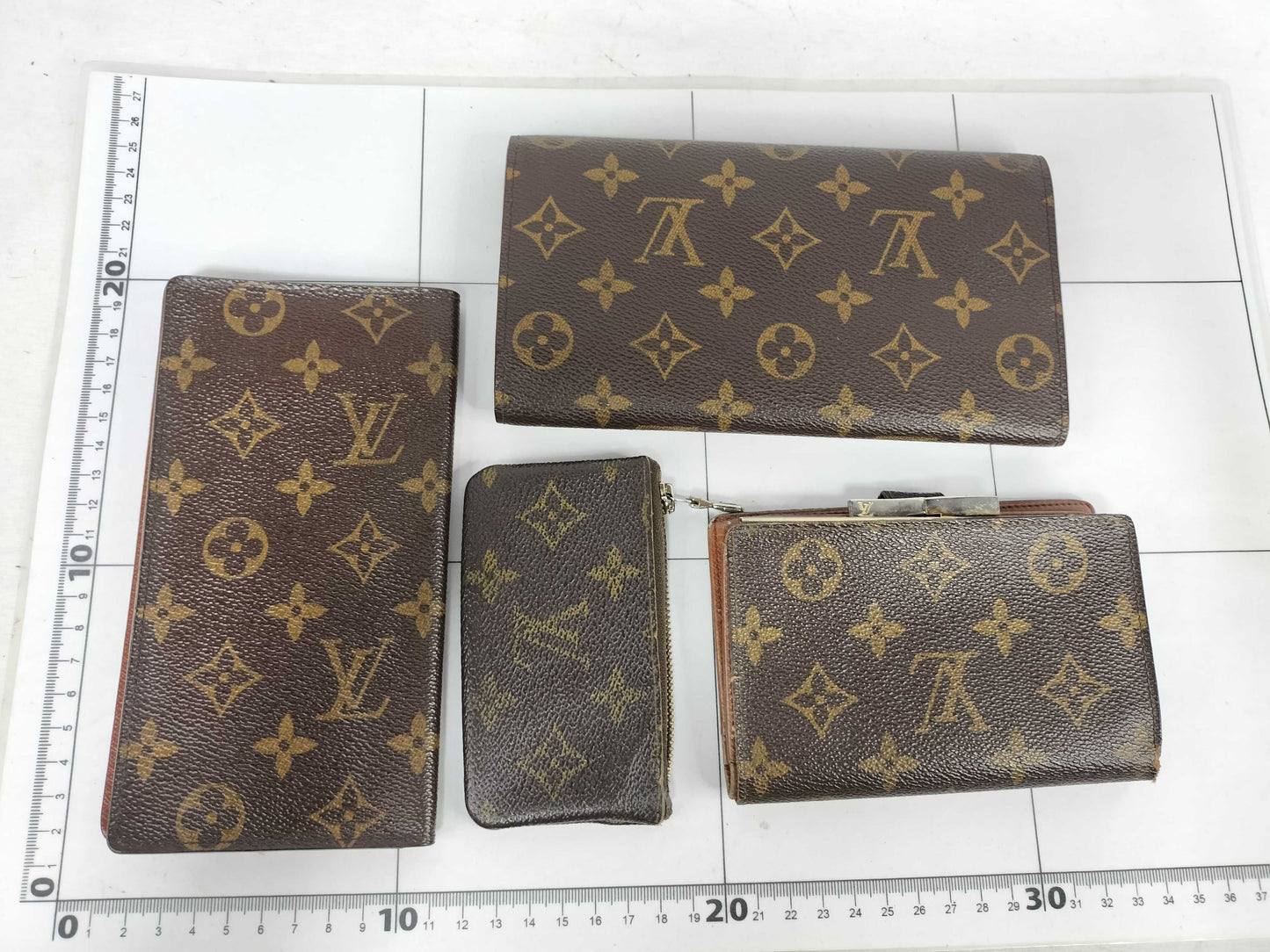 LOUIS VUITTON Monogram Wallet Set of 4