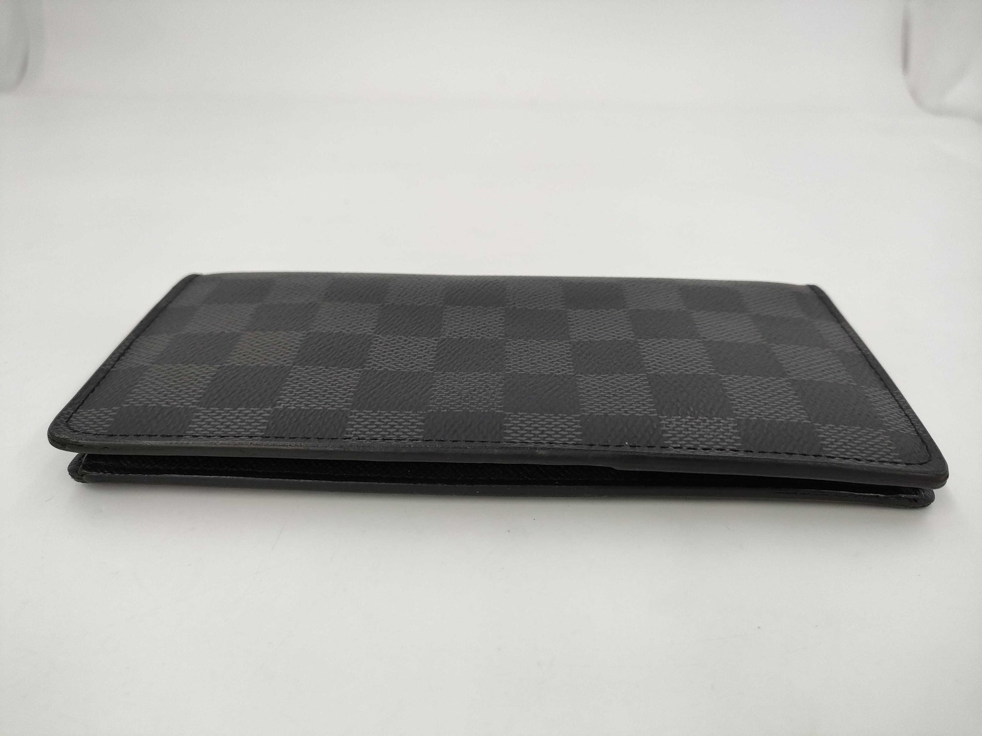 LOUIS VUITTON Vuitton Damier Graffit N62665 Porte-Feuille Brazza Wallet Wallet
