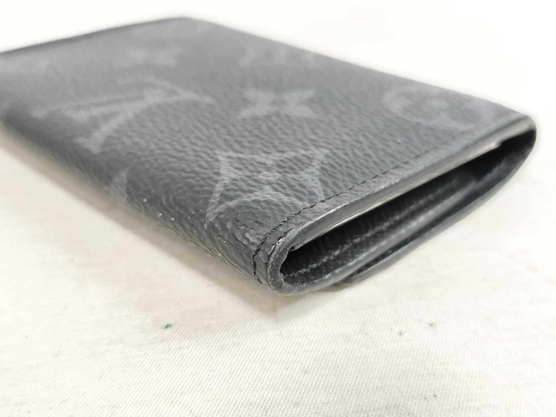 LOUIS VUITTON Monogram Eclipse M82603 Multicle 6-Ring RFID Key Case