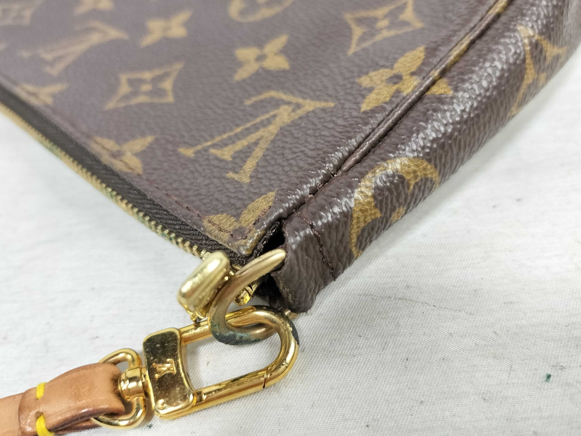 LOUIS VUITTON Monogram Pochette Accessoires M51980 Pouch Handbag