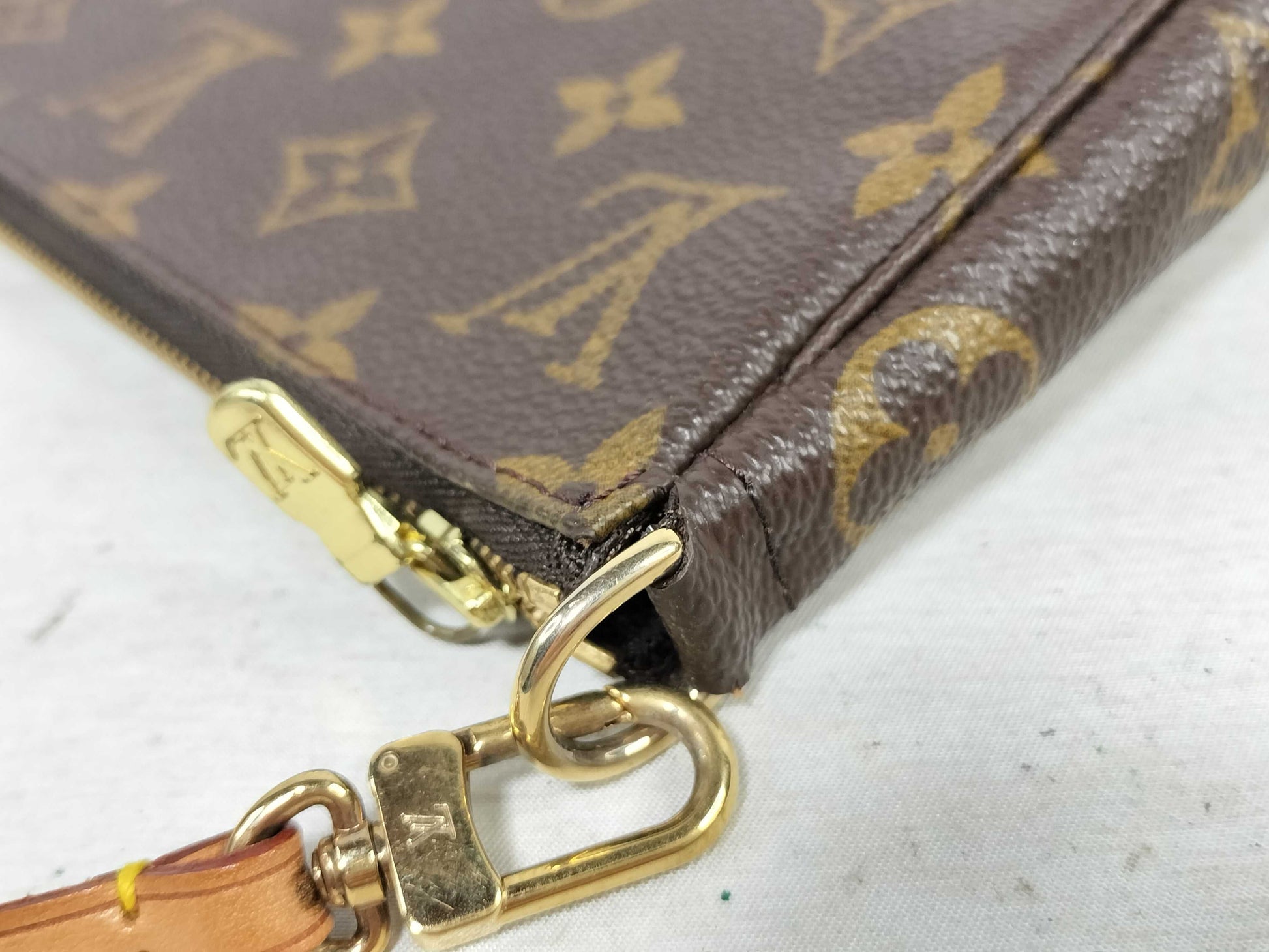 LOUIS VUITTON Monogram Pochette Accessoires M51980 Pouch Handbag