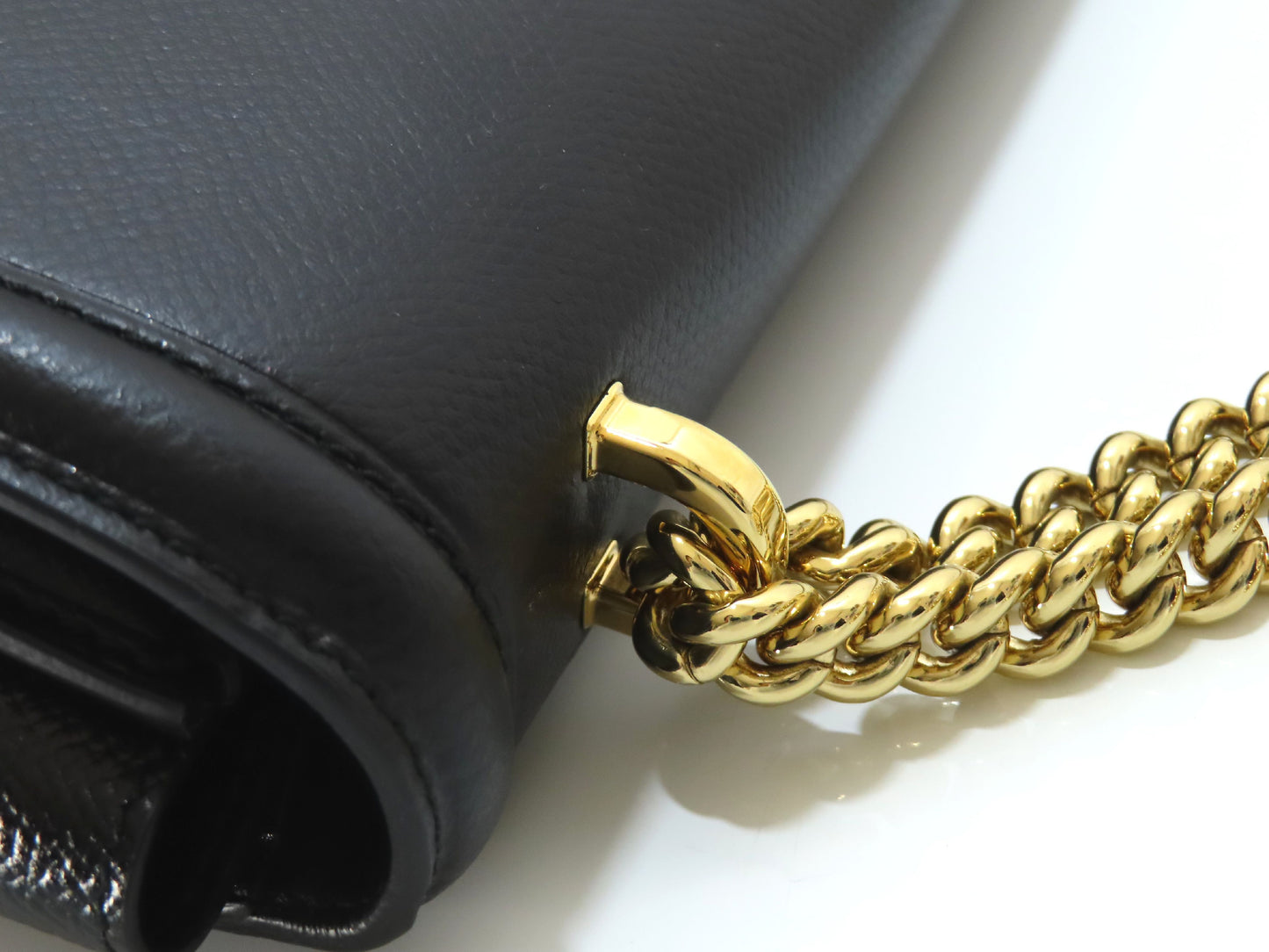 Salvatore Ferragamo Vara Chain Shoulder Bag in Black Leather