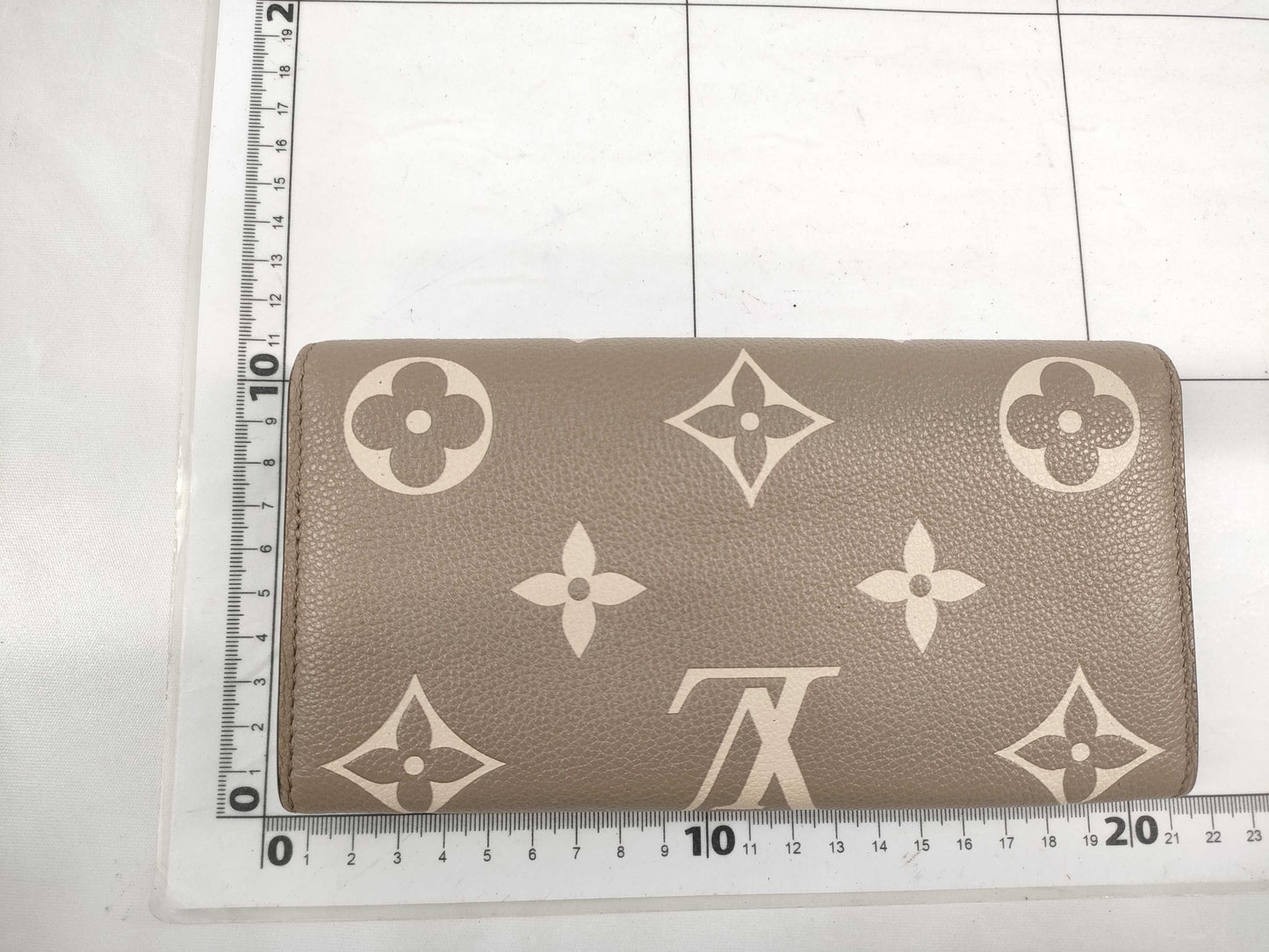 LOUIS VUITTON Portefeuille Sarah Empreinte Wallet