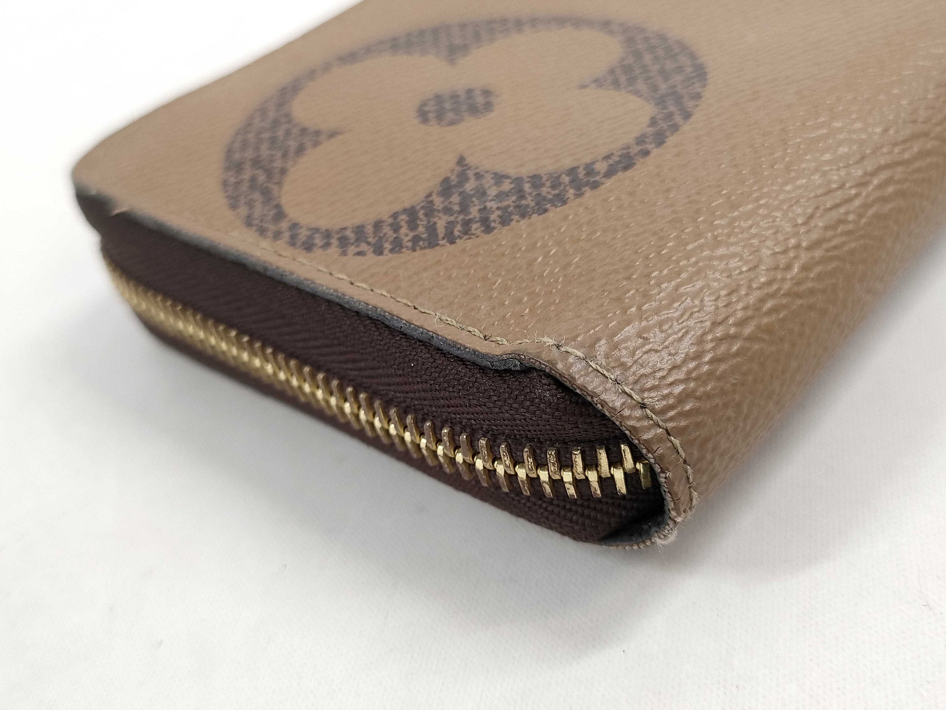 LOUIS VUITTON Louis Vuitton Zippy Wallet Monogram Reverse Giant Wallet