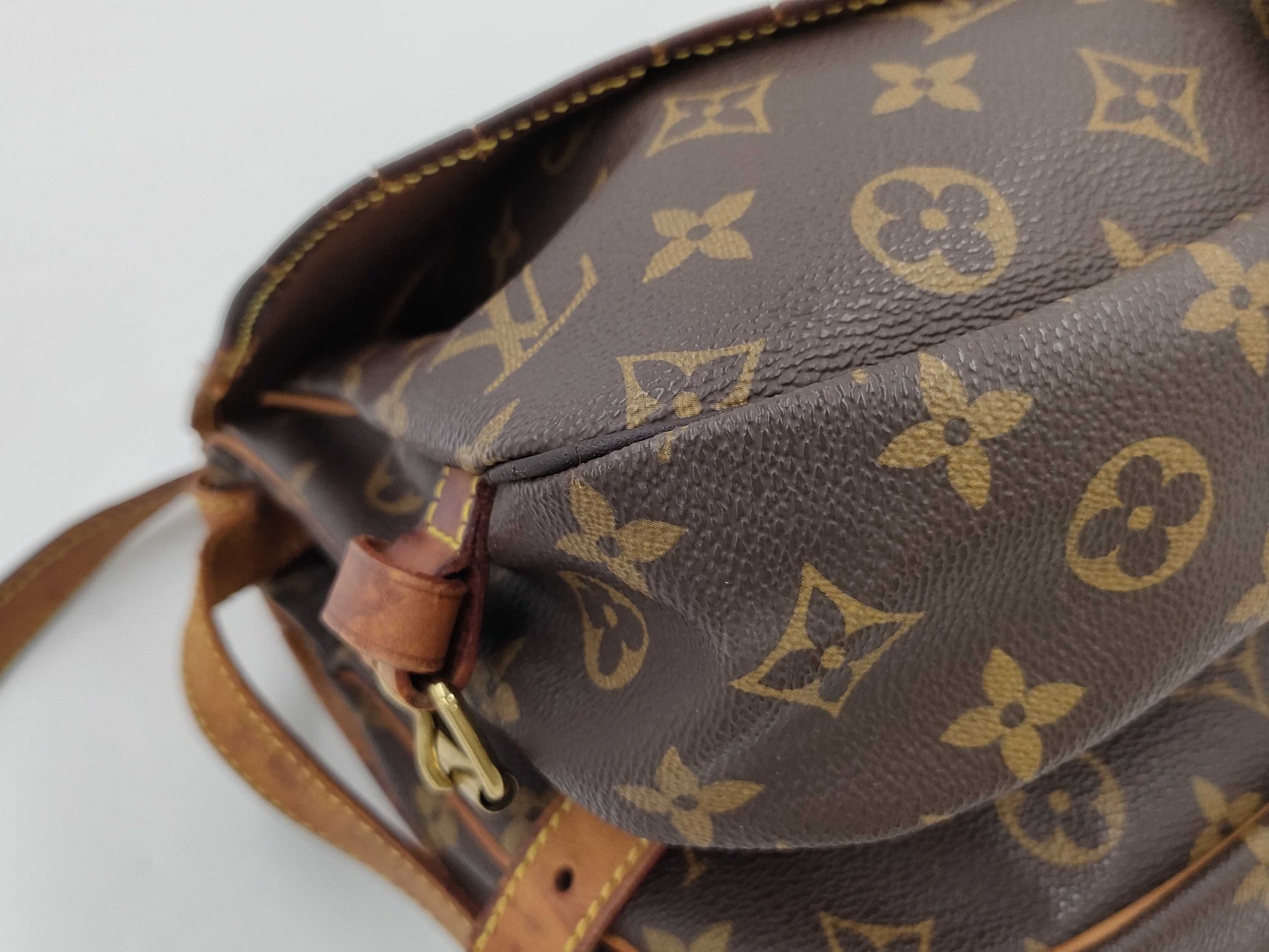 LOUIS VUITTON LOUISVUITTON Monogram Saumur 30 M42256 Shoulder Bag