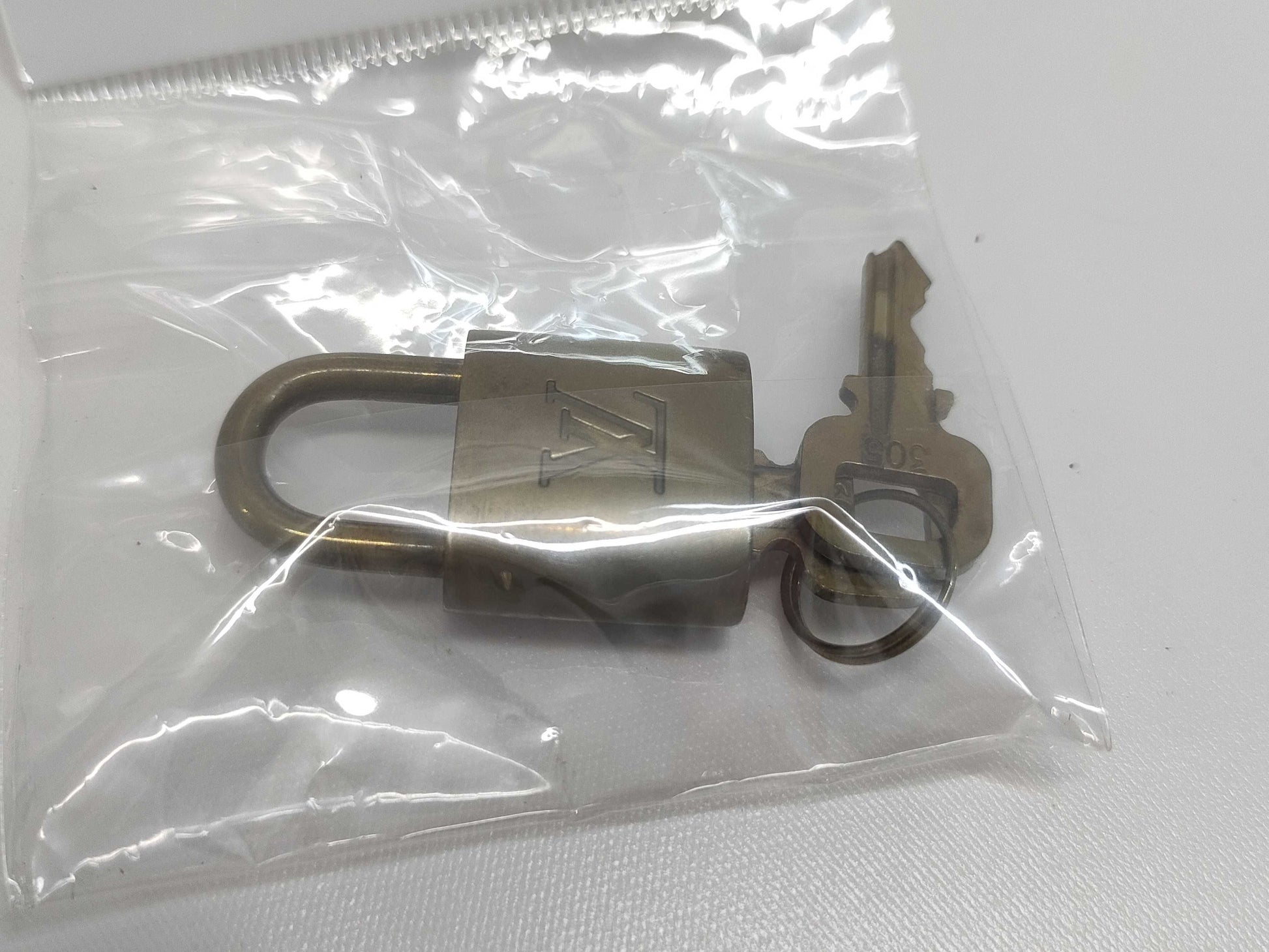LOUIS VUITTON LOUISVUITTON Cadena, 10 keys, and other accessories