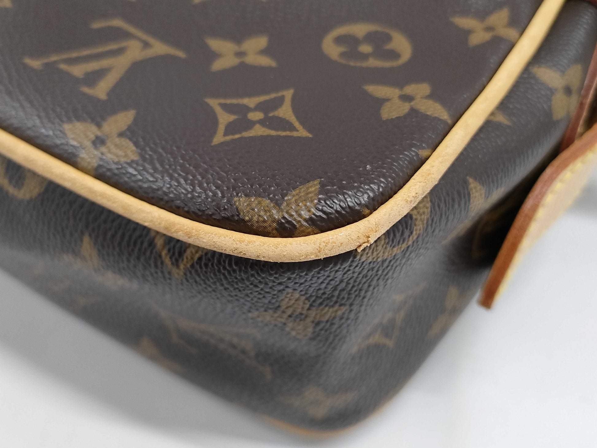LOUIS VUITTON Monogram Hudson M40027 DO2027 Shoulder Bag