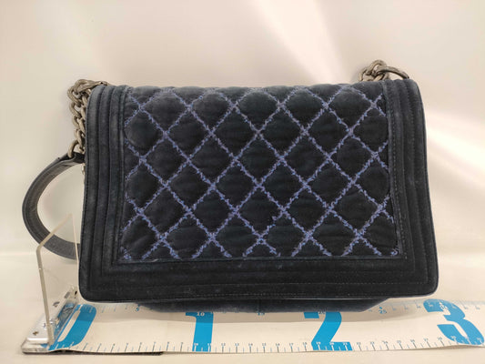 CHANEL Chain 19930883 Suede No. 1 Shoulder Bag