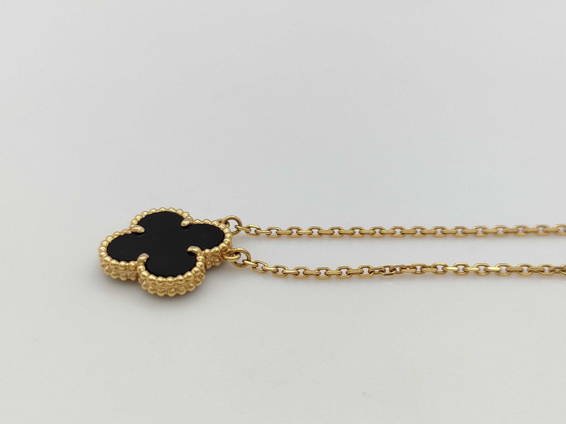 Van Cleef&Arpels Vintage Alhambra Onyx YG Au750 5.1g Necklace