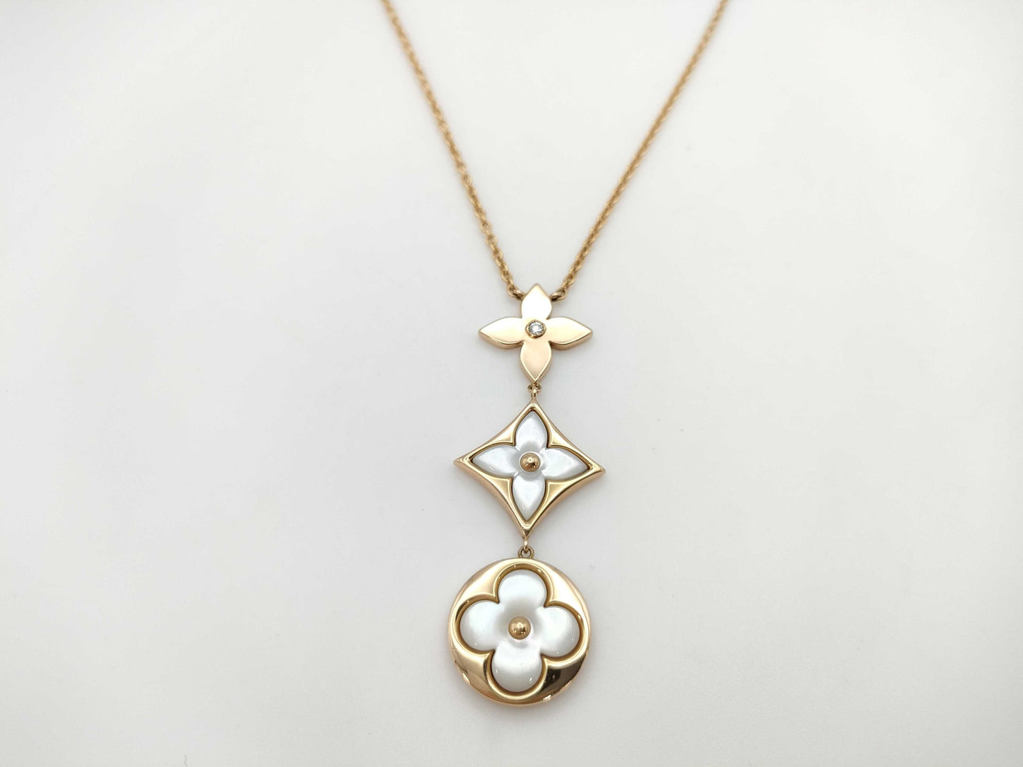 LOUIS VUITTON Blossom Nacre Shell Diamond PG Au750 12.3g Necklace